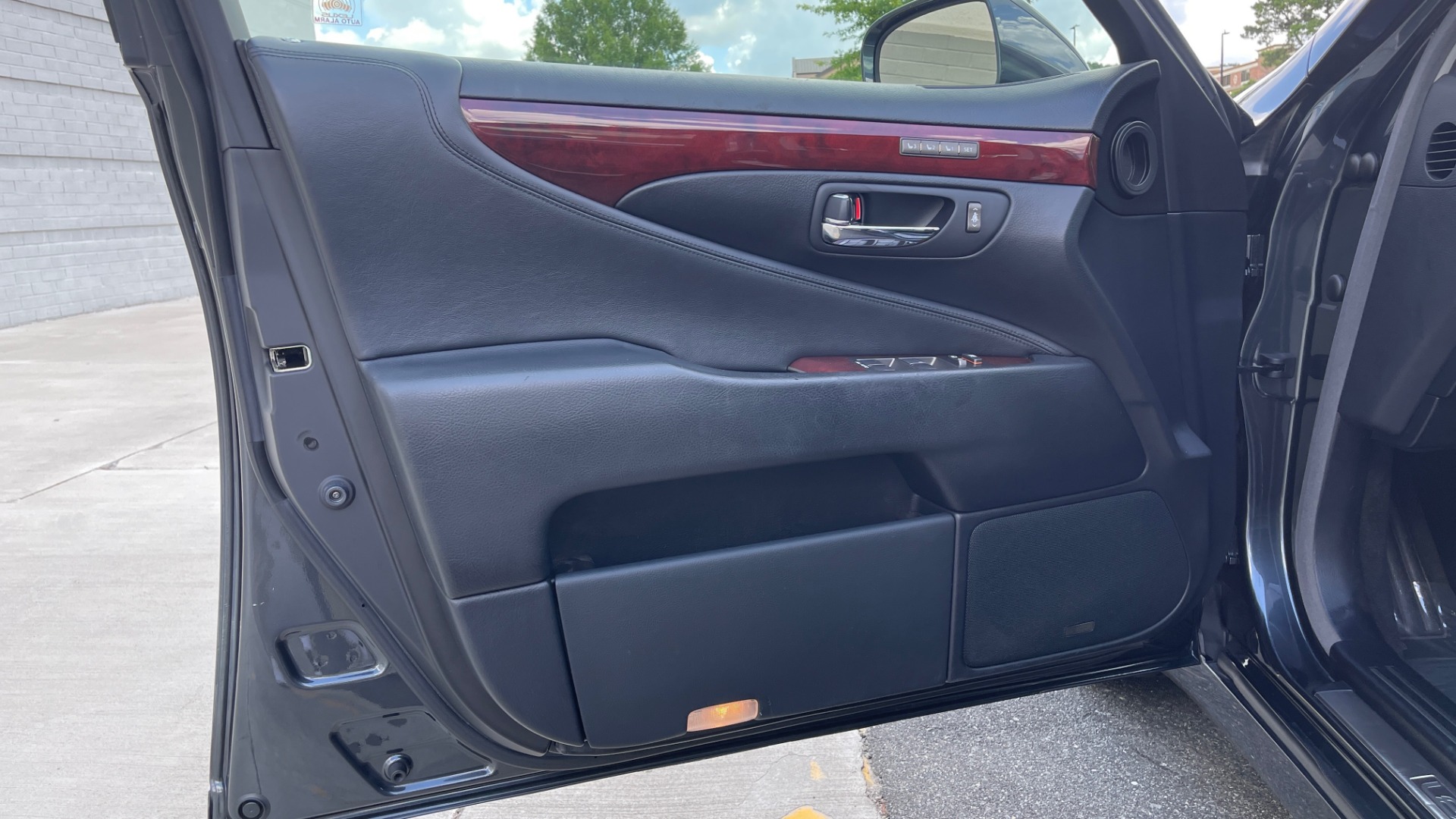 Used 2007 Lexus LS 460 SEDAN / COMFORT PKG / NAVIGATION / MARK LEVINSON / REARVIEW for sale Sold at Formula Imports in Charlotte NC 28227 26