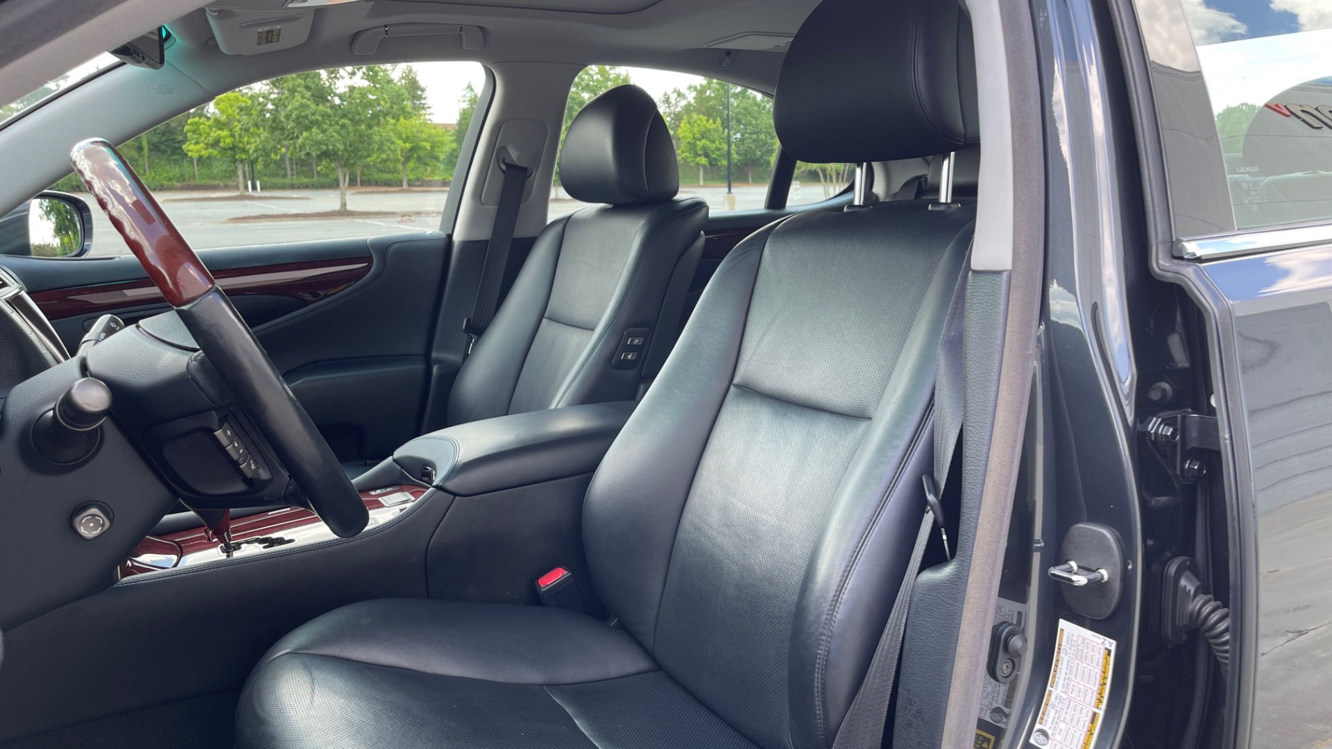 Used 2007 Lexus LS 460 SEDAN / COMFORT PKG / NAVIGATION / MARK LEVINSON / REARVIEW for sale Sold at Formula Imports in Charlotte NC 28227 29