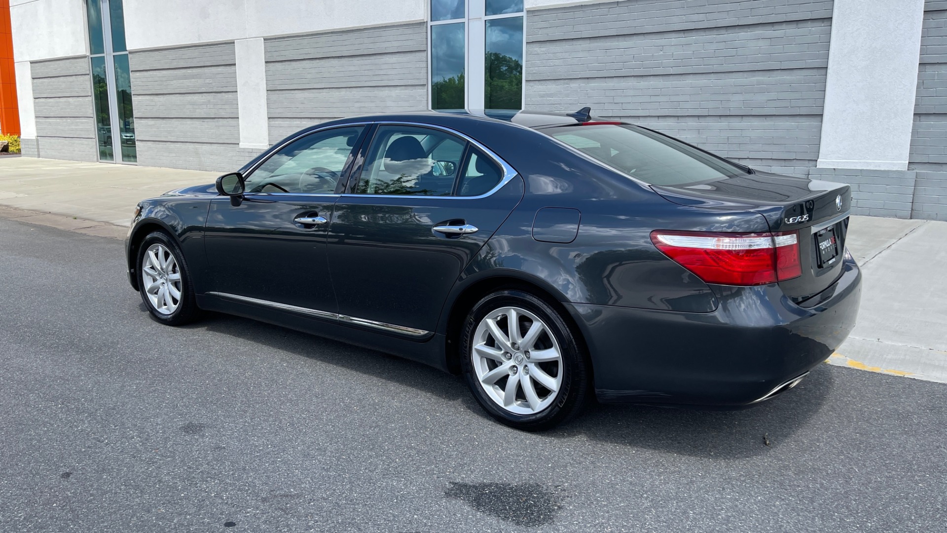 Used 2007 Lexus LS 460 SEDAN / COMFORT PKG / NAVIGATION / MARK LEVINSON / REARVIEW for sale Sold at Formula Imports in Charlotte NC 28227 5