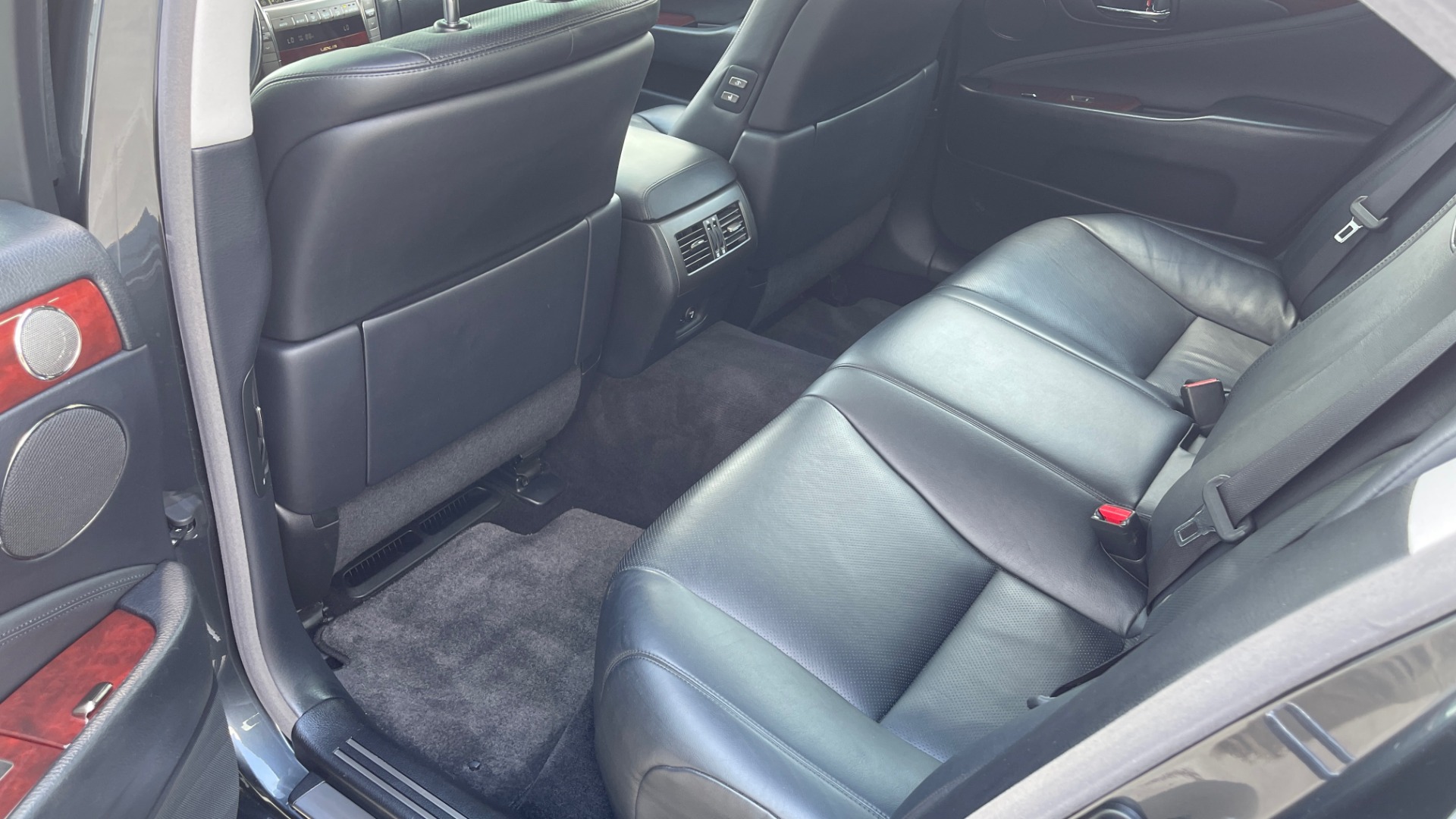 Used 2007 Lexus LS 460 SEDAN / COMFORT PKG / NAVIGATION / MARK LEVINSON / REARVIEW for sale Sold at Formula Imports in Charlotte NC 28227 53