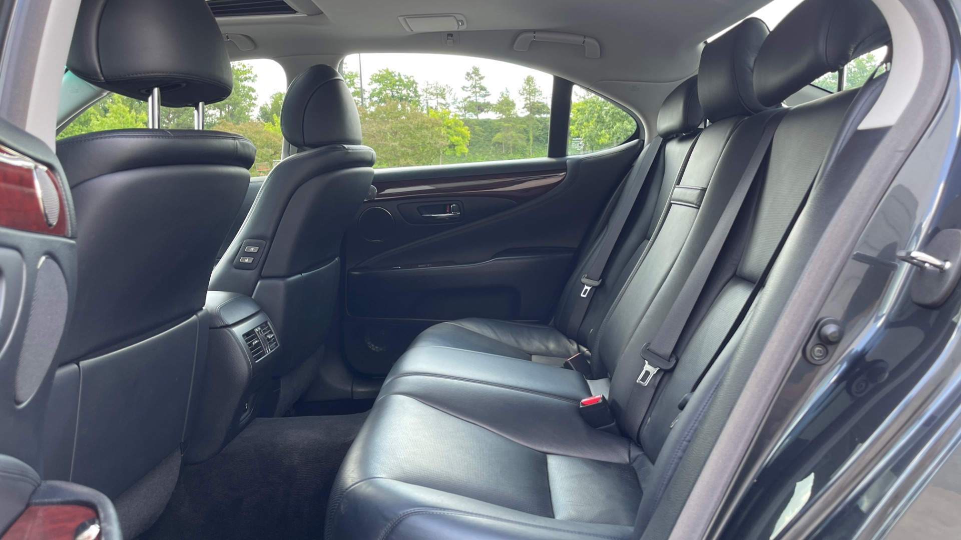 Used 2007 Lexus LS 460 SEDAN / COMFORT PKG / NAVIGATION / MARK LEVINSON / REARVIEW for sale Sold at Formula Imports in Charlotte NC 28227 54