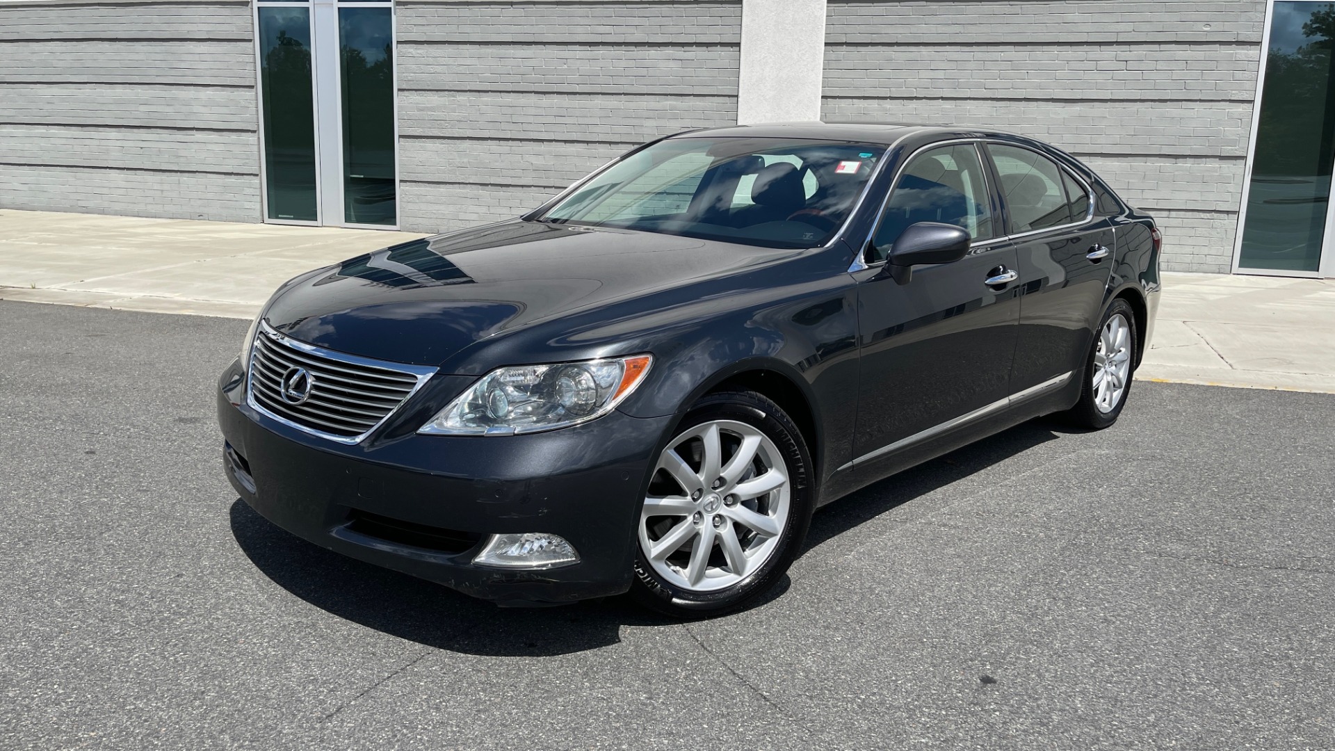 Used 2007 Lexus LS 460 SEDAN / COMFORT PKG / NAVIGATION / MARK LEVINSON / REARVIEW for sale Sold at Formula Imports in Charlotte NC 28227 1