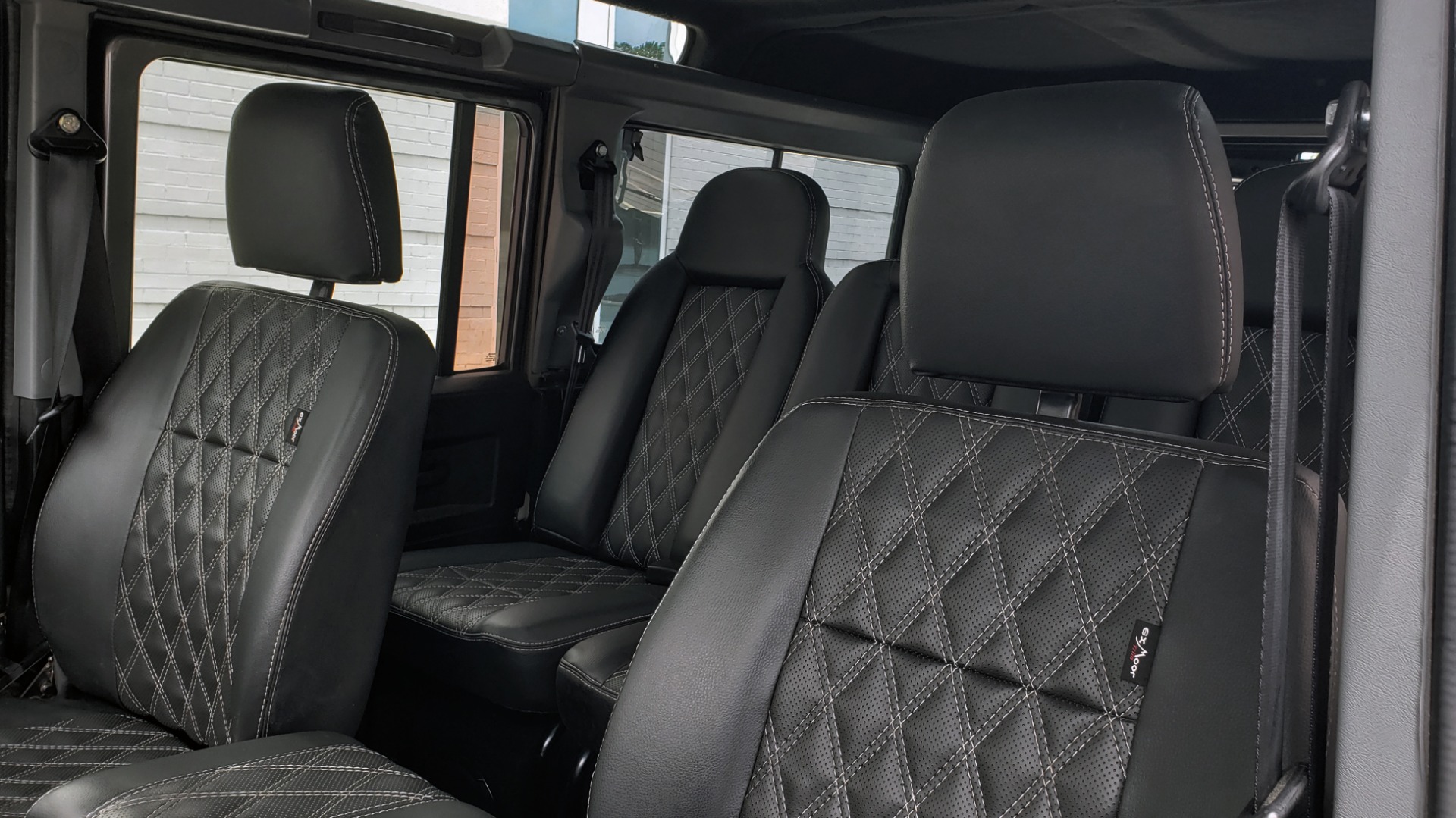 Used 1988 Land Rover DEFENDER 110 CUSTOM 4X4 / LS V8 / PUSH BUTTON AUTO / LEATHER / ROOF RACK for sale Sold at Formula Imports in Charlotte NC 28227 12
