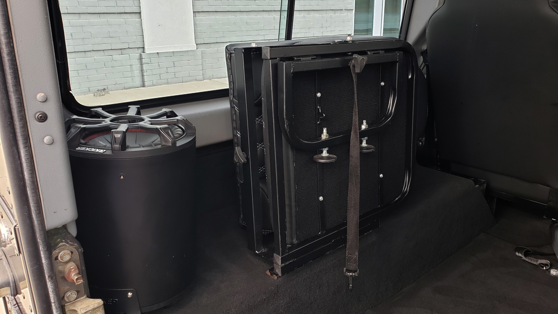 Used 1988 Land Rover DEFENDER 110 CUSTOM 4X4 / LS V8 / PUSH BUTTON AUTO / LEATHER / ROOF RACK for sale Sold at Formula Imports in Charlotte NC 28227 35