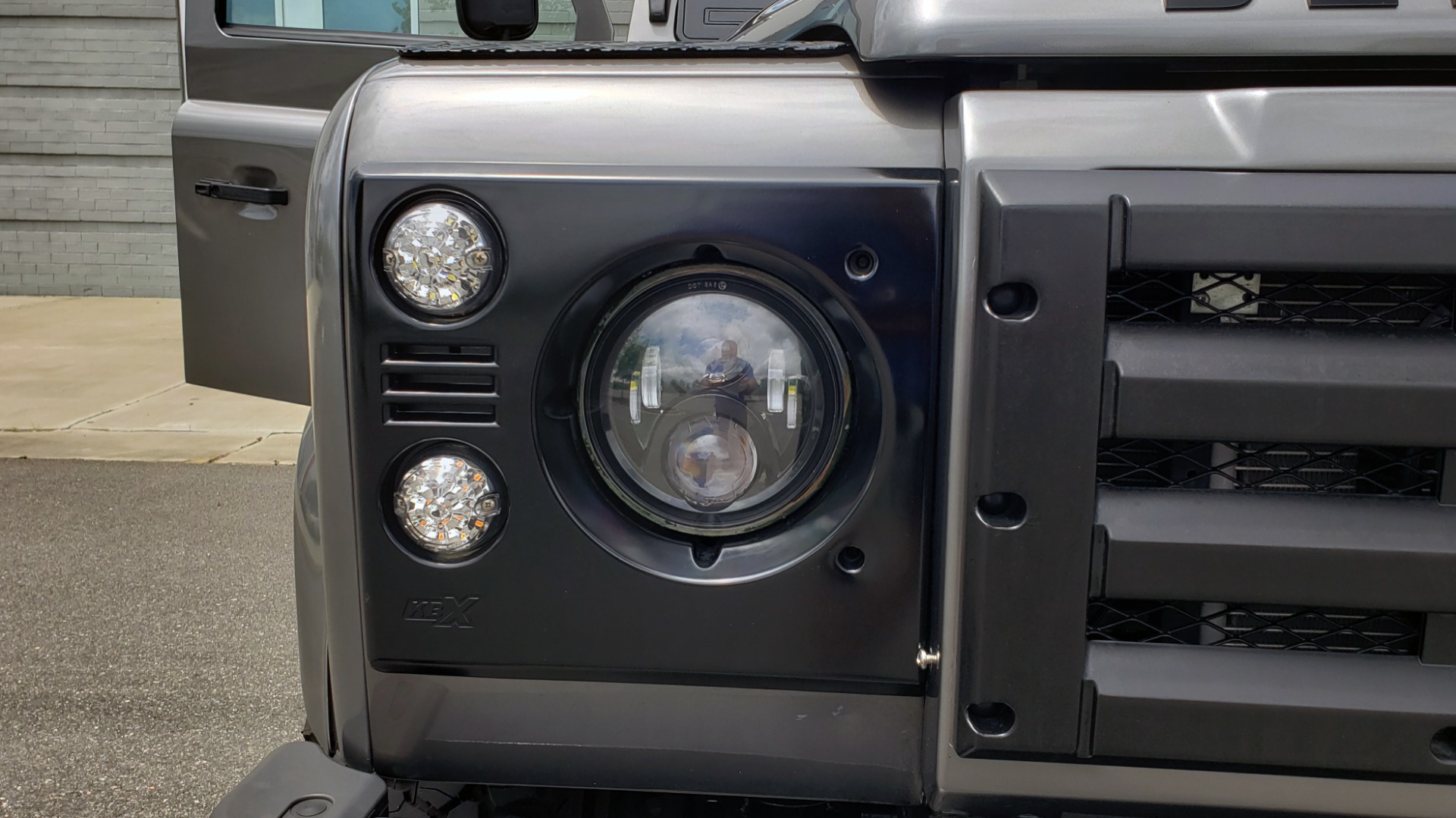 Used 1988 Land Rover DEFENDER 110 CUSTOM 4X4 / LS V8 / PUSH BUTTON AUTO / LEATHER / ROOF RACK for sale Sold at Formula Imports in Charlotte NC 28227 40