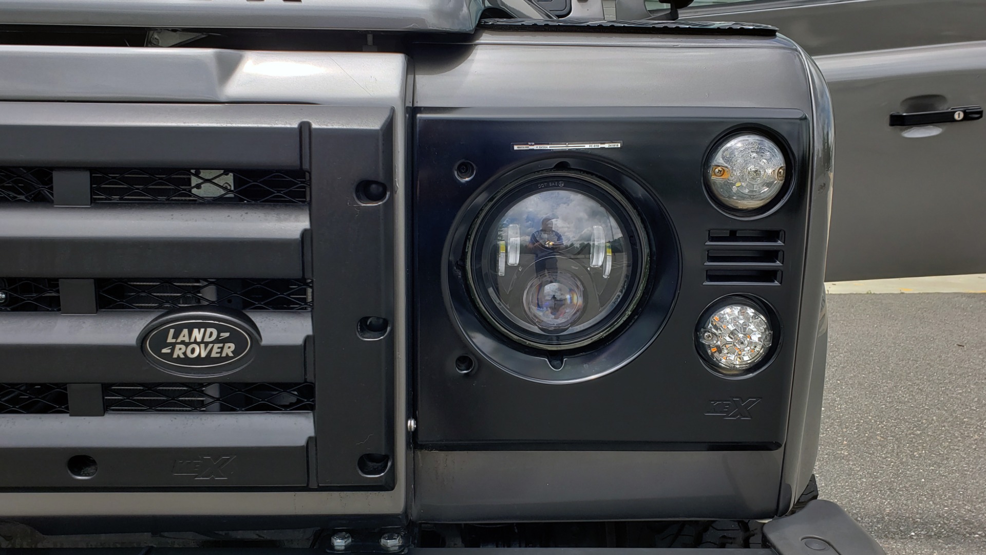 Used 1988 Land Rover DEFENDER 110 CUSTOM 4X4 / LS V8 / PUSH BUTTON AUTO / LEATHER / ROOF RACK for sale Sold at Formula Imports in Charlotte NC 28227 41