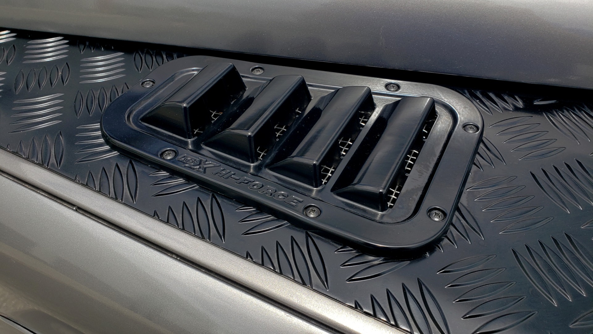 Used 1988 Land Rover DEFENDER 110 CUSTOM 4X4 / LS V8 / PUSH BUTTON AUTO / LEATHER / ROOF RACK for sale Sold at Formula Imports in Charlotte NC 28227 43