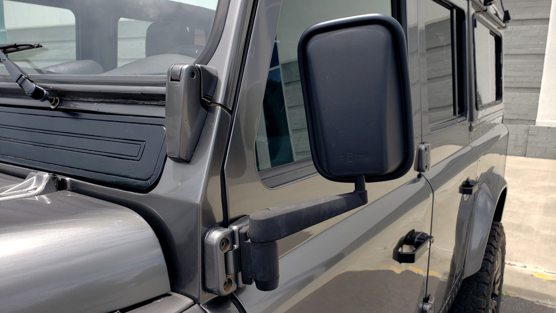 Used 1988 Land Rover DEFENDER 110 CUSTOM 4X4 / LS V8 / PUSH BUTTON AUTO / LEATHER / ROOF RACK for sale Sold at Formula Imports in Charlotte NC 28227 45
