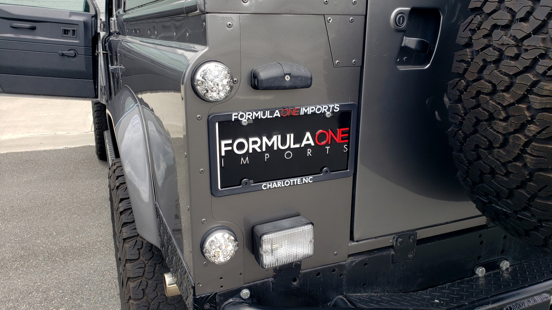 Used 1988 Land Rover DEFENDER 110 CUSTOM 4X4 / LS V8 / PUSH BUTTON AUTO / LEATHER / ROOF RACK for sale Sold at Formula Imports in Charlotte NC 28227 48