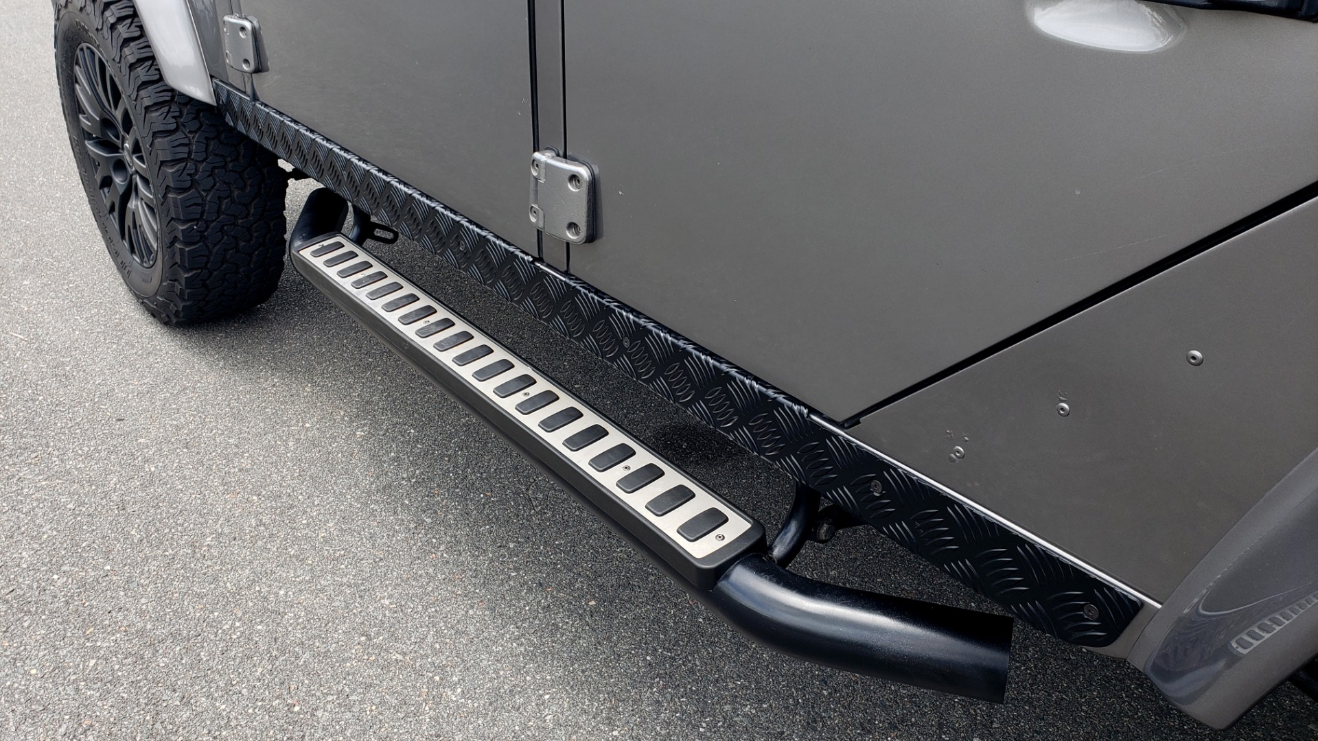 Used 1988 Land Rover DEFENDER 110 CUSTOM 4X4 / LS V8 / PUSH BUTTON AUTO / LEATHER / ROOF RACK for sale Sold at Formula Imports in Charlotte NC 28227 5