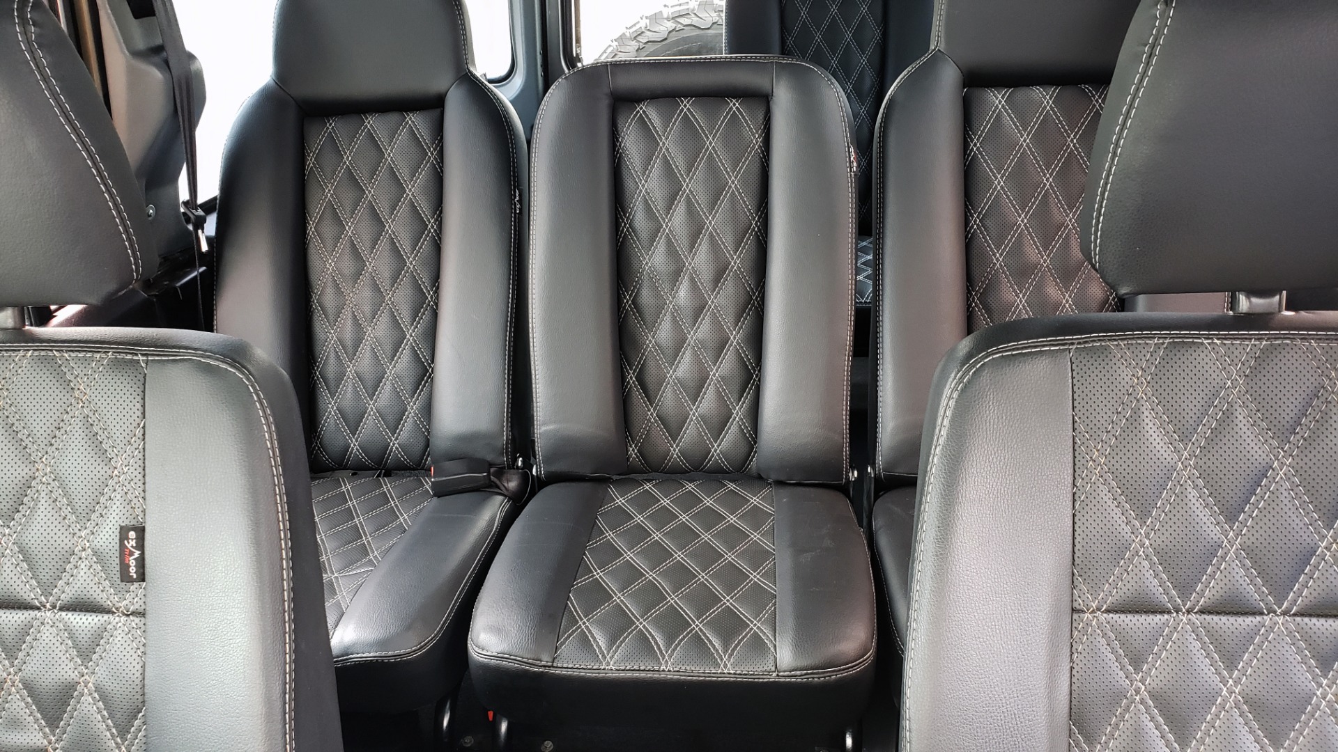 Used 1988 Land Rover DEFENDER 110 CUSTOM 4X4 / LS V8 / PUSH BUTTON AUTO / LEATHER / ROOF RACK for sale Sold at Formula Imports in Charlotte NC 28227 54