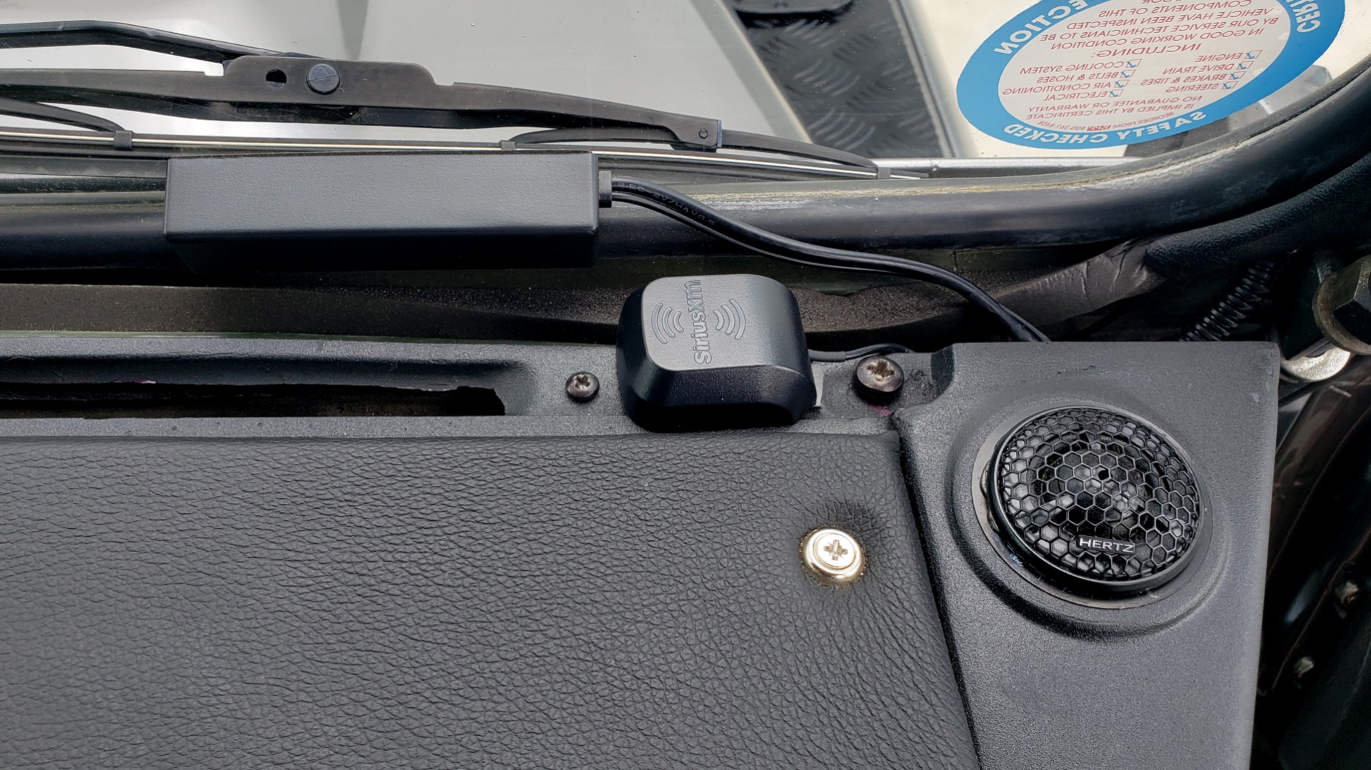 Used 1988 Land Rover DEFENDER 110 CUSTOM 4X4 / LS V8 / PUSH BUTTON AUTO / LEATHER / ROOF RACK for sale Sold at Formula Imports in Charlotte NC 28227 72