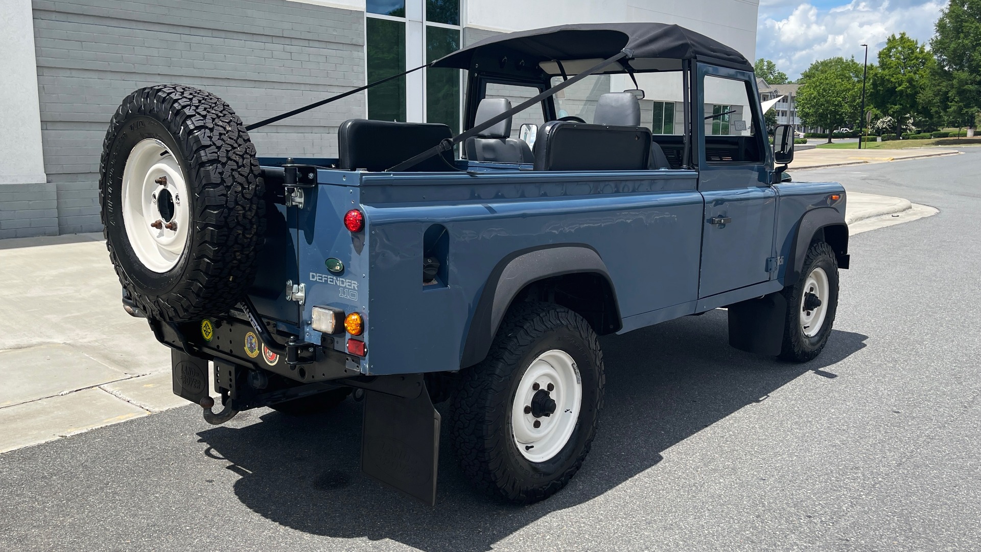 Used 1992 Land Rover DEFENDER 110 SOFT-TOP 4X4 / TURBO DIESEL / MANUAL / NEW SEATS, TOP AND TIRES for sale Sold at Formula Imports in Charlotte NC 28227 2