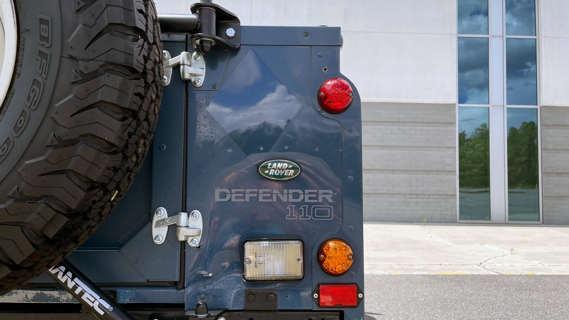 Used 1992 Land Rover DEFENDER 110 SOFT-TOP 4X4 / TURBO DIESEL / MANUAL / NEW SEATS, TOP AND TIRES for sale Sold at Formula Imports in Charlotte NC 28227 27