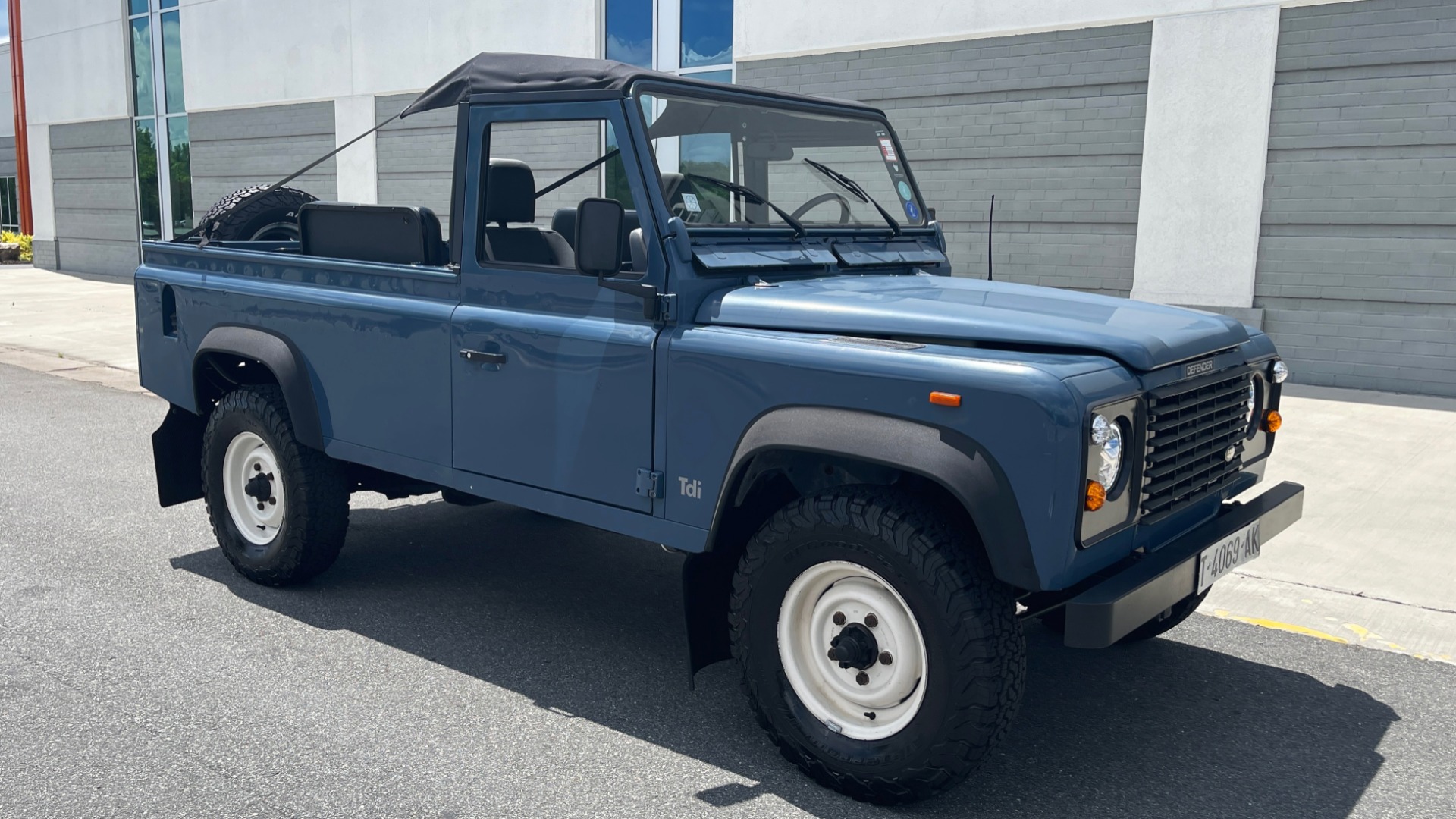 Used 1992 Land Rover DEFENDER 110 SOFT-TOP 4X4 / TURBO DIESEL / MANUAL / NEW SEATS, TOP AND TIRES for sale Call for price at Formula Imports in Charlotte NC 28227 5