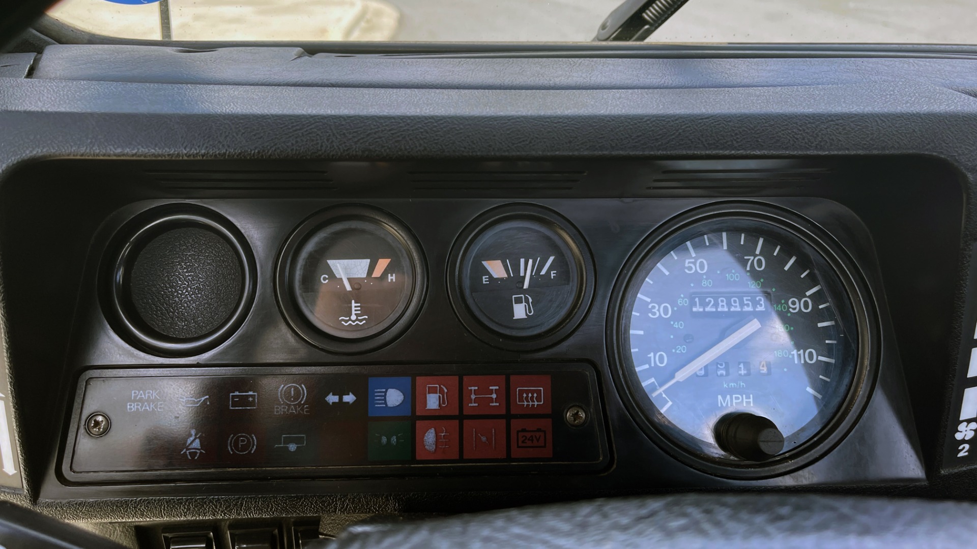 Used 1992 Land Rover DEFENDER 110 SOFT-TOP 4X4 / TURBO DIESEL / MANUAL / NEW SEATS, TOP AND TIRES for sale Sold at Formula Imports in Charlotte NC 28227 50