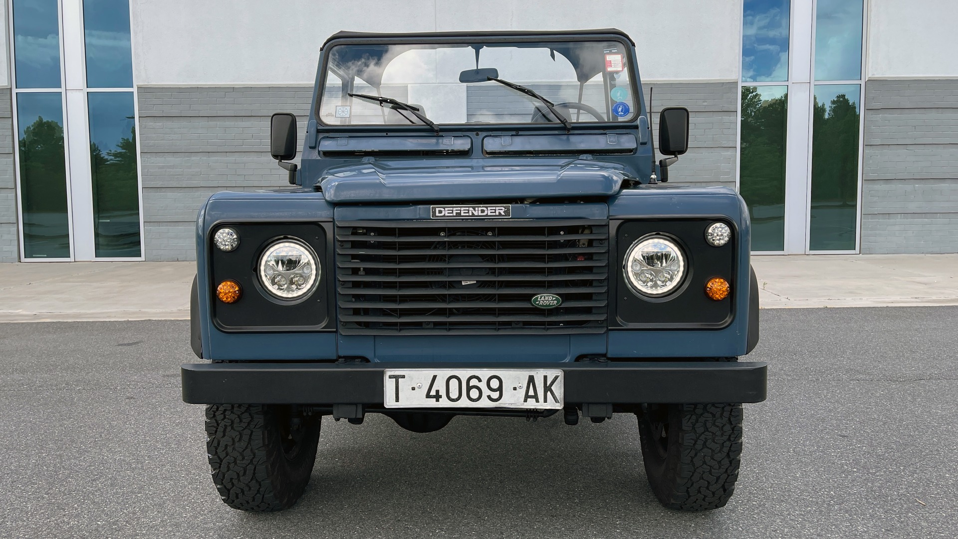 Used 1992 Land Rover DEFENDER 110 SOFT-TOP 4X4 / TURBO DIESEL / MANUAL / NEW SEATS, TOP AND TIRES for sale Call for price at Formula Imports in Charlotte NC 28227 6