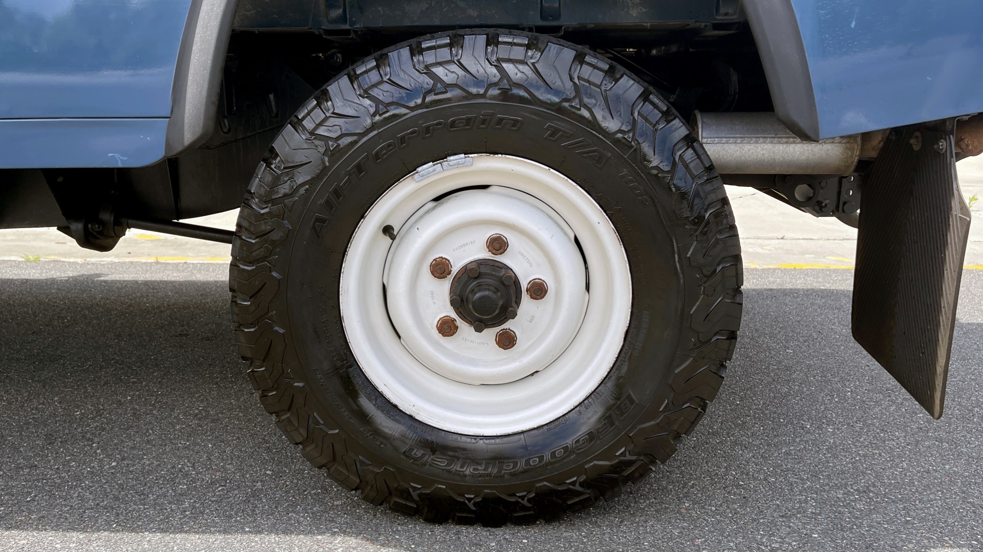 Used 1992 Land Rover DEFENDER 110 SOFT-TOP 4X4 / TURBO DIESEL / MANUAL / NEW SEATS, TOP AND TIRES for sale Call for price at Formula Imports in Charlotte NC 28227 70