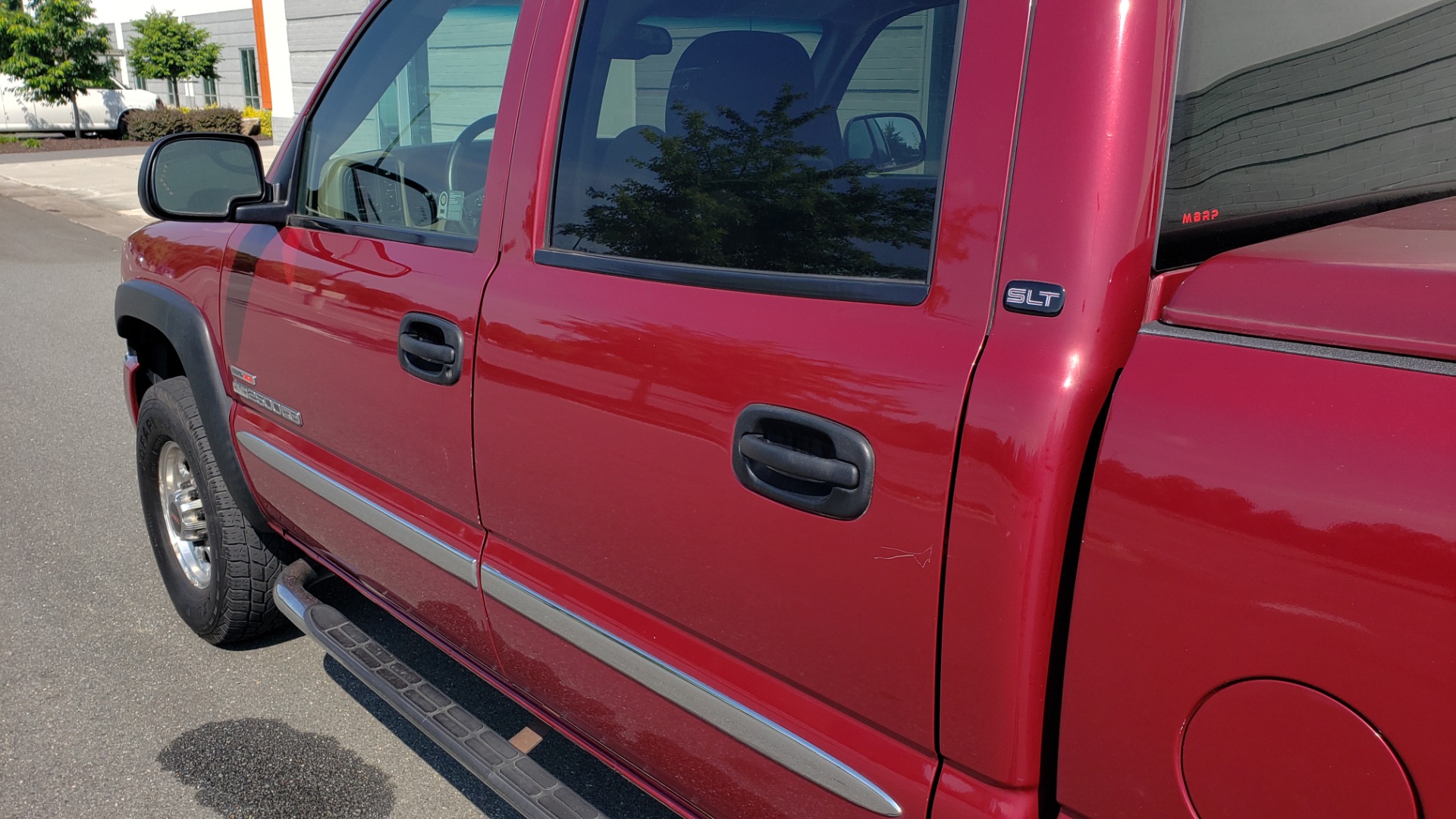 Used 2005 GMC SIERRA 2500HD SLT 4X4 / 6.6L DURAMAX / 5-SPD ALLISON / HEATED SEATS / LEATHER for sale Sold at Formula Imports in Charlotte NC 28227 10