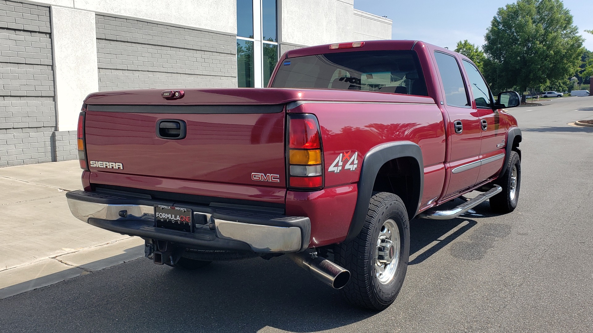 Used 2005 GMC SIERRA 2500HD SLT 4X4 / 6.6L DURAMAX / 5-SPD ALLISON / HEATED SEATS / LEATHER for sale Sold at Formula Imports in Charlotte NC 28227 2