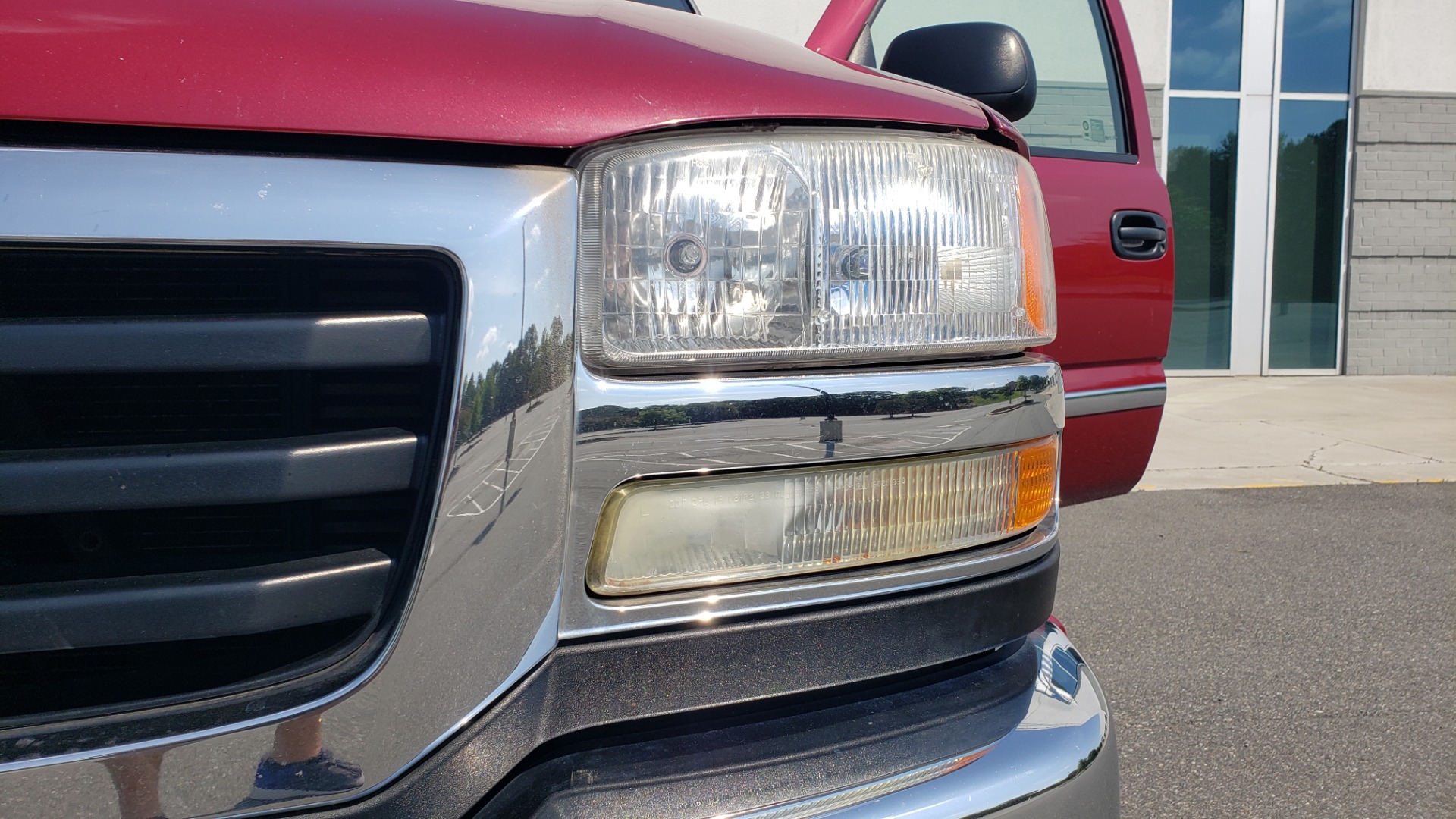 Used 2005 GMC SIERRA 2500HD SLT 4X4 / 6.6L DURAMAX / 5-SPD ALLISON / HEATED SEATS / LEATHER for sale Sold at Formula Imports in Charlotte NC 28227 24