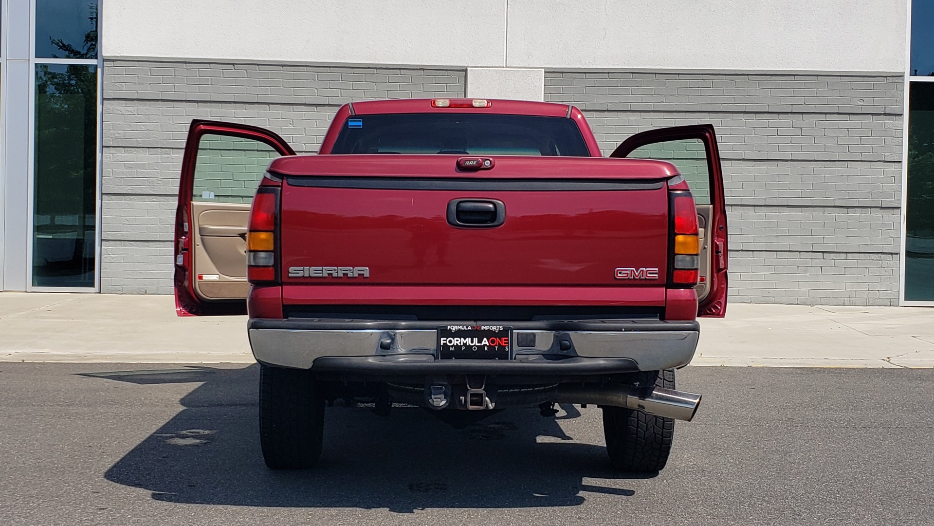 Used 2005 GMC SIERRA 2500HD SLT 4X4 / 6.6L DURAMAX / 5-SPD ALLISON / HEATED SEATS / LEATHER for sale Sold at Formula Imports in Charlotte NC 28227 28