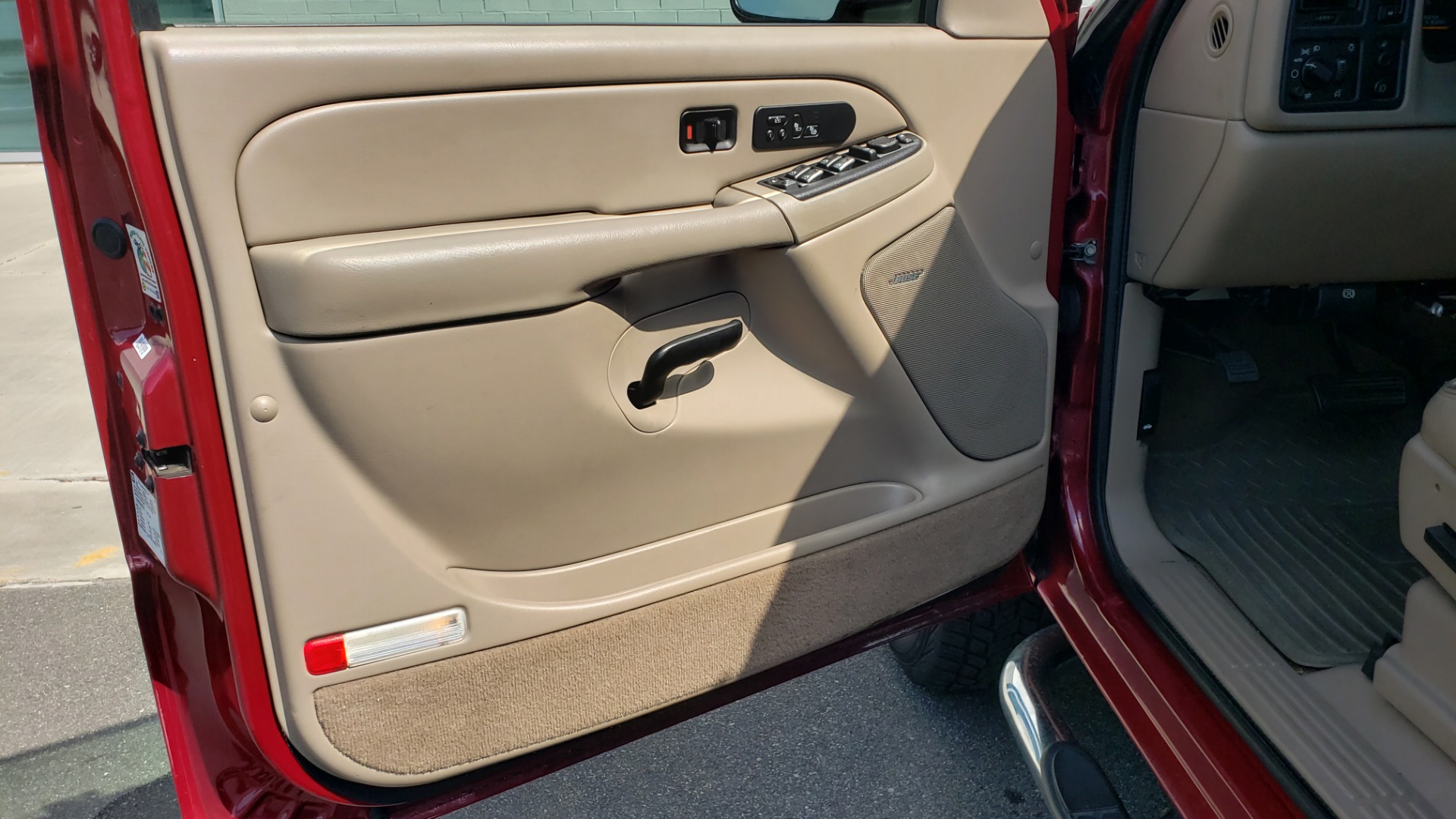 Used 2005 GMC SIERRA 2500HD SLT 4X4 / 6.6L DURAMAX / 5-SPD ALLISON / HEATED SEATS / LEATHER for sale Sold at Formula Imports in Charlotte NC 28227 33