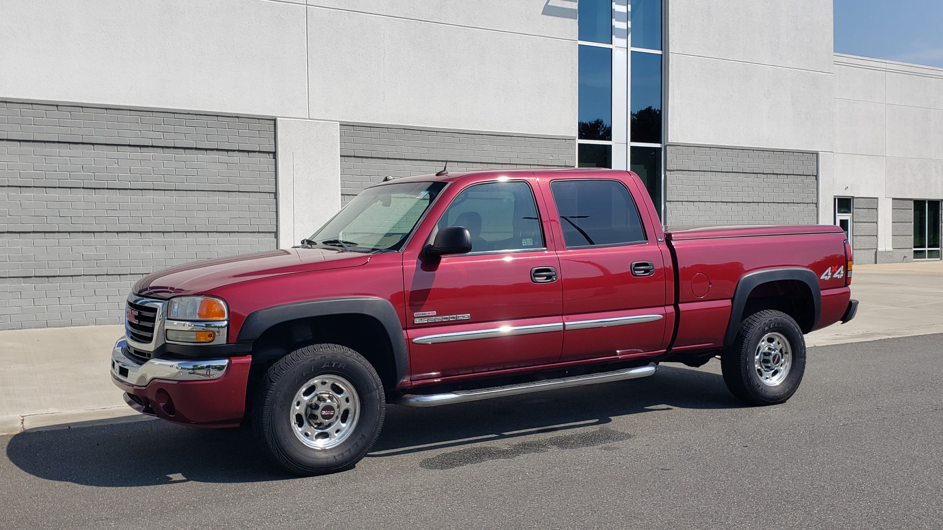 Used 2005 GMC SIERRA 2500HD SLT 4X4 / 6.6L DURAMAX / 5-SPD ALLISON / HEATED SEATS / LEATHER for sale Sold at Formula Imports in Charlotte NC 28227 4