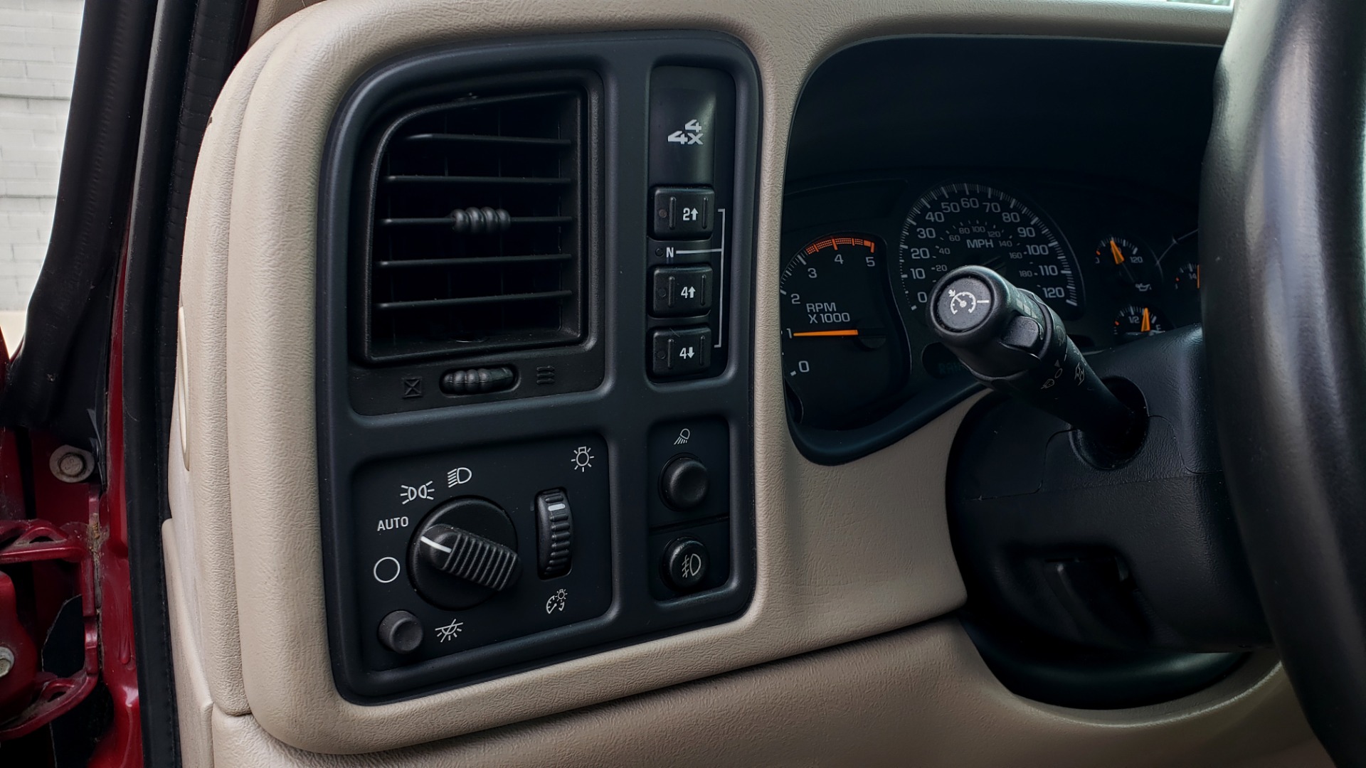 Used 2005 GMC SIERRA 2500HD SLT 4X4 / 6.6L DURAMAX / 5-SPD ALLISON / HEATED SEATS / LEATHER for sale Sold at Formula Imports in Charlotte NC 28227 41