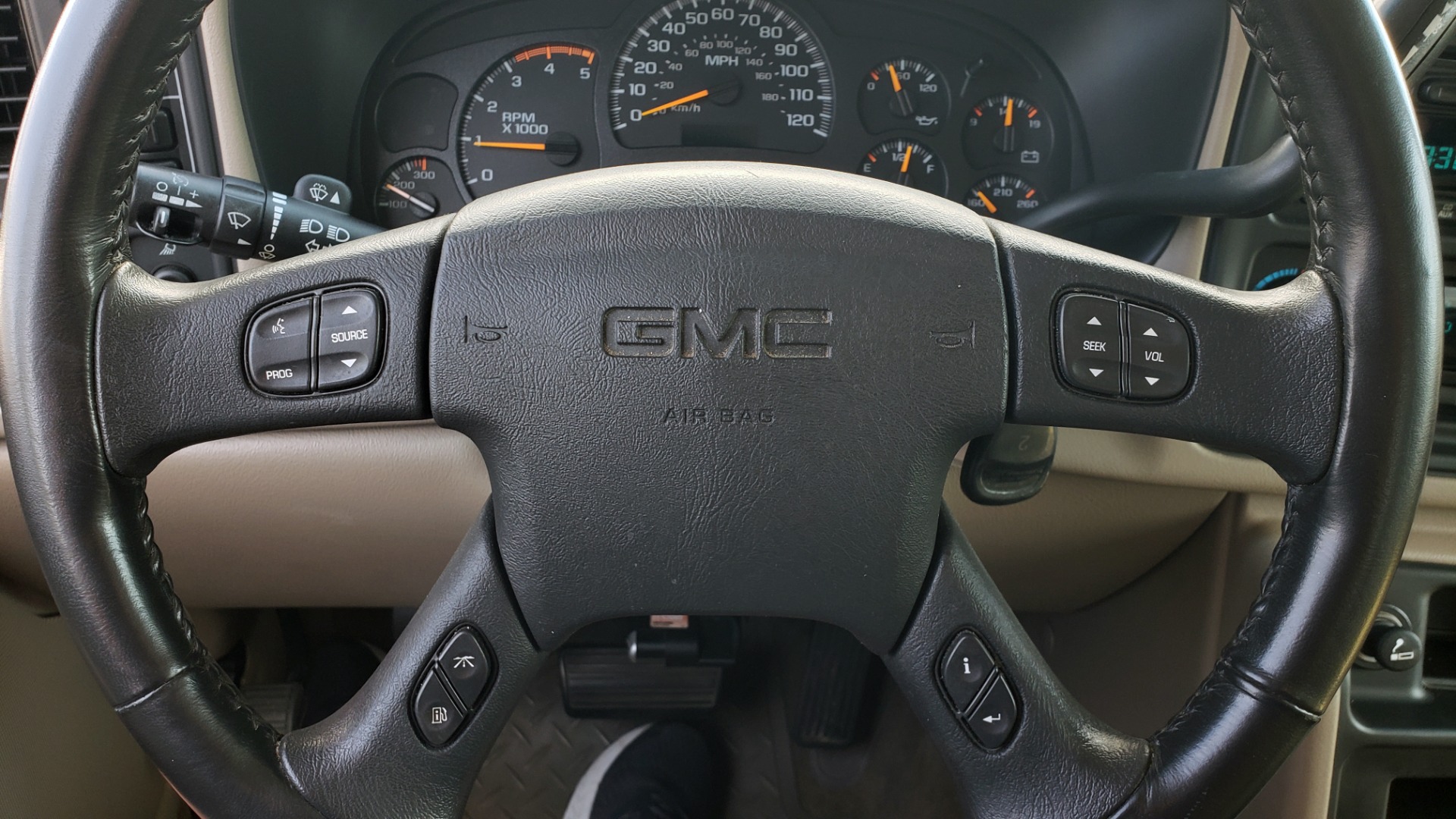 Used 2005 GMC SIERRA 2500HD SLT 4X4 / 6.6L DURAMAX / 5-SPD ALLISON / HEATED SEATS / LEATHER for sale Sold at Formula Imports in Charlotte NC 28227 45
