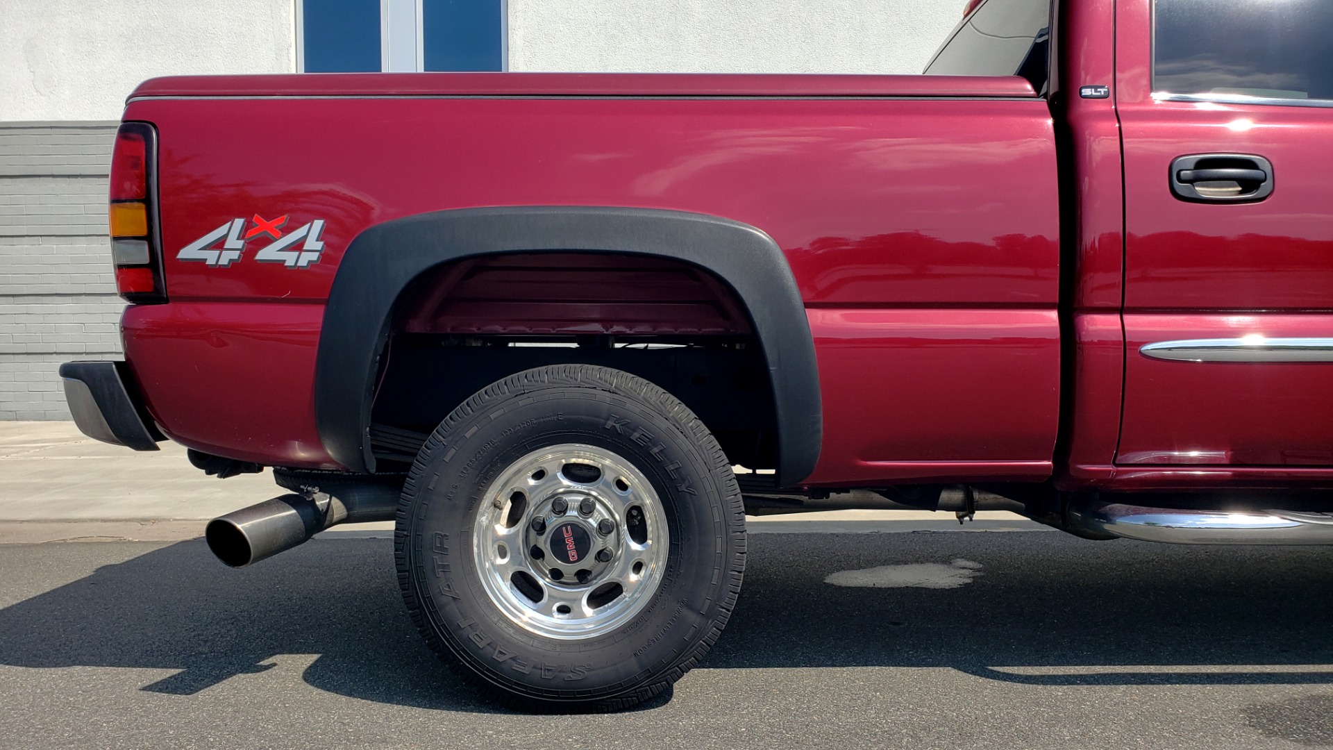 Used 2005 GMC SIERRA 2500HD SLT 4X4 / 6.6L DURAMAX / 5-SPD ALLISON / HEATED SEATS / LEATHER for sale Sold at Formula Imports in Charlotte NC 28227 83
