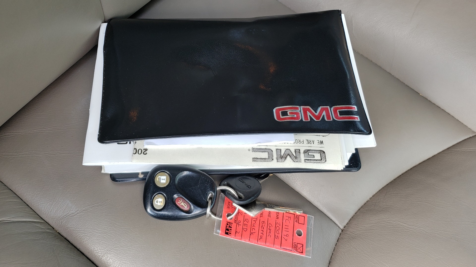 Used 2005 GMC SIERRA 2500HD SLT 4X4 / 6.6L DURAMAX / 5-SPD ALLISON / HEATED SEATS / LEATHER for sale Sold at Formula Imports in Charlotte NC 28227 91