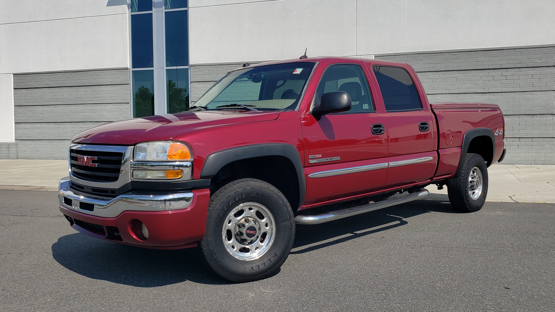 Used 2005 GMC SIERRA 2500HD SLT 4X4 / 6.6L DURAMAX / 5-SPD ALLISON / HEATED SEATS / LEATHER for sale Sold at Formula Imports in Charlotte NC 28227 92