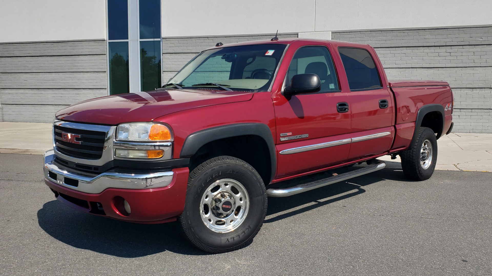 Used 2005 GMC SIERRA 2500HD SLT 4X4 / 6.6L DURAMAX / 5-SPD ALLISON / HEATED SEATS / LEATHER for sale Sold at Formula Imports in Charlotte NC 28227 1