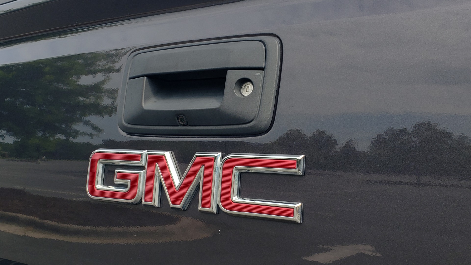 Used 2015 GMC SIERRA 2500HD DENALI / WIFI / NAV / DURAMAX PLUS / DRVR ALERT / SUNROOF / REARVIEW for sale Sold at Formula Imports in Charlotte NC 28227 26