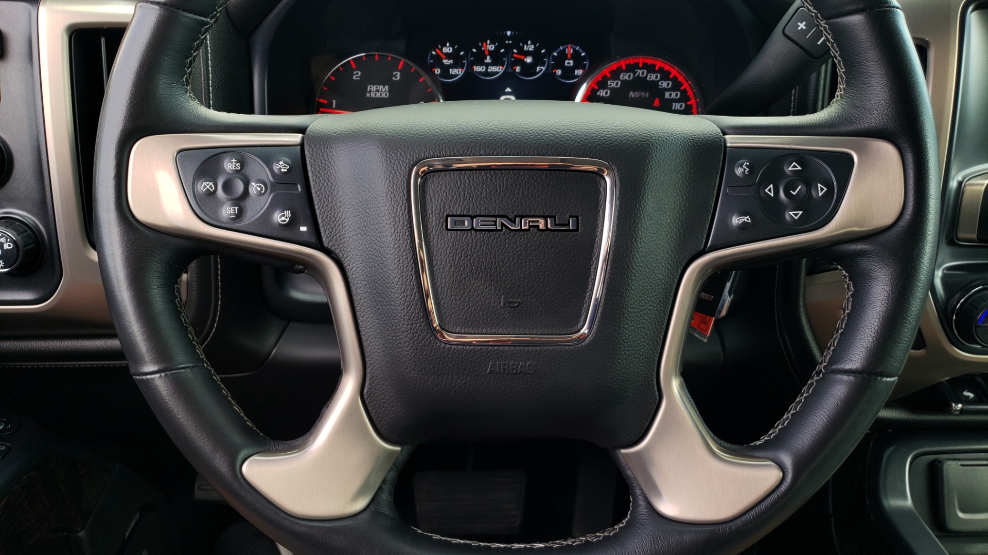 Used 2015 GMC SIERRA 2500HD DENALI / WIFI / NAV / DURAMAX PLUS / DRVR ALERT / SUNROOF / REARVIEW for sale Sold at Formula Imports in Charlotte NC 28227 34