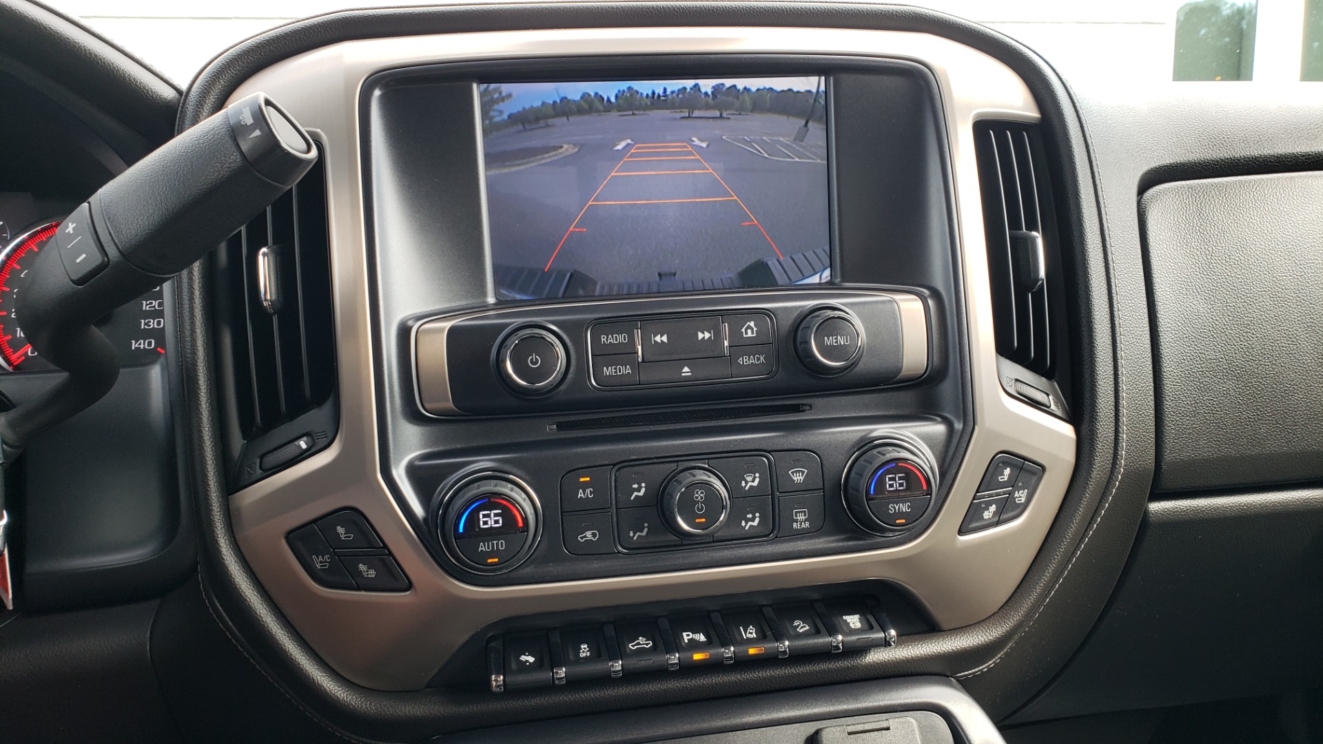 Used 2015 GMC SIERRA 2500HD DENALI / WIFI / NAV / DURAMAX PLUS / DRVR ALERT / SUNROOF / REARVIEW for sale Sold at Formula Imports in Charlotte NC 28227 39