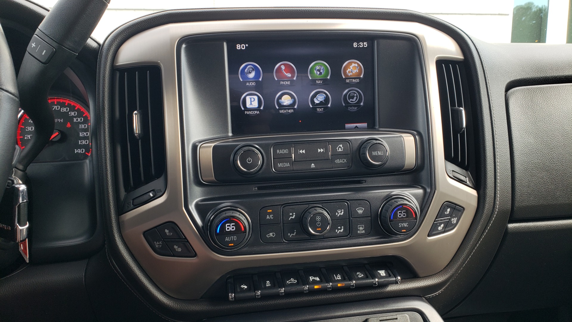 Used 2015 GMC SIERRA 2500HD DENALI / WIFI / NAV / DURAMAX PLUS / DRVR ALERT / SUNROOF / REARVIEW for sale Sold at Formula Imports in Charlotte NC 28227 40