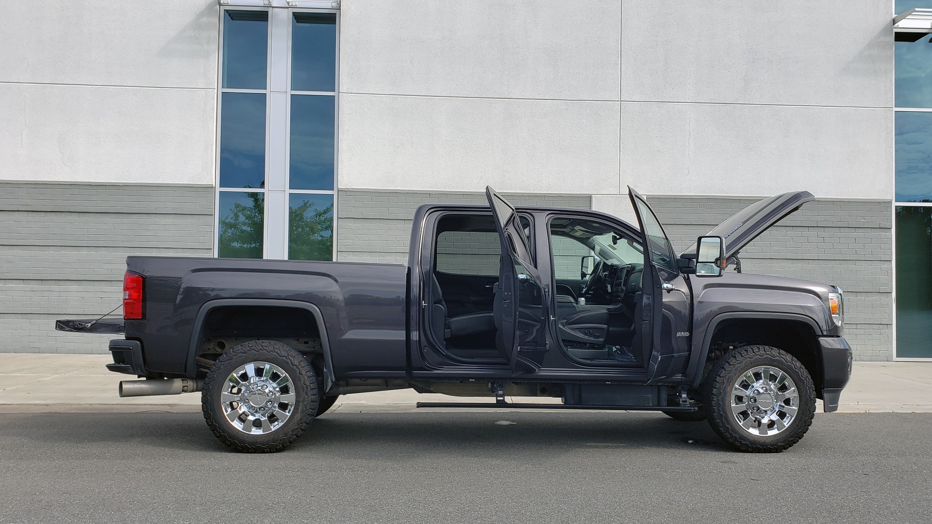 Used 2015 GMC SIERRA 2500HD DENALI / WIFI / NAV / DURAMAX PLUS / DRVR ALERT / SUNROOF / REARVIEW for sale Sold at Formula Imports in Charlotte NC 28227 7