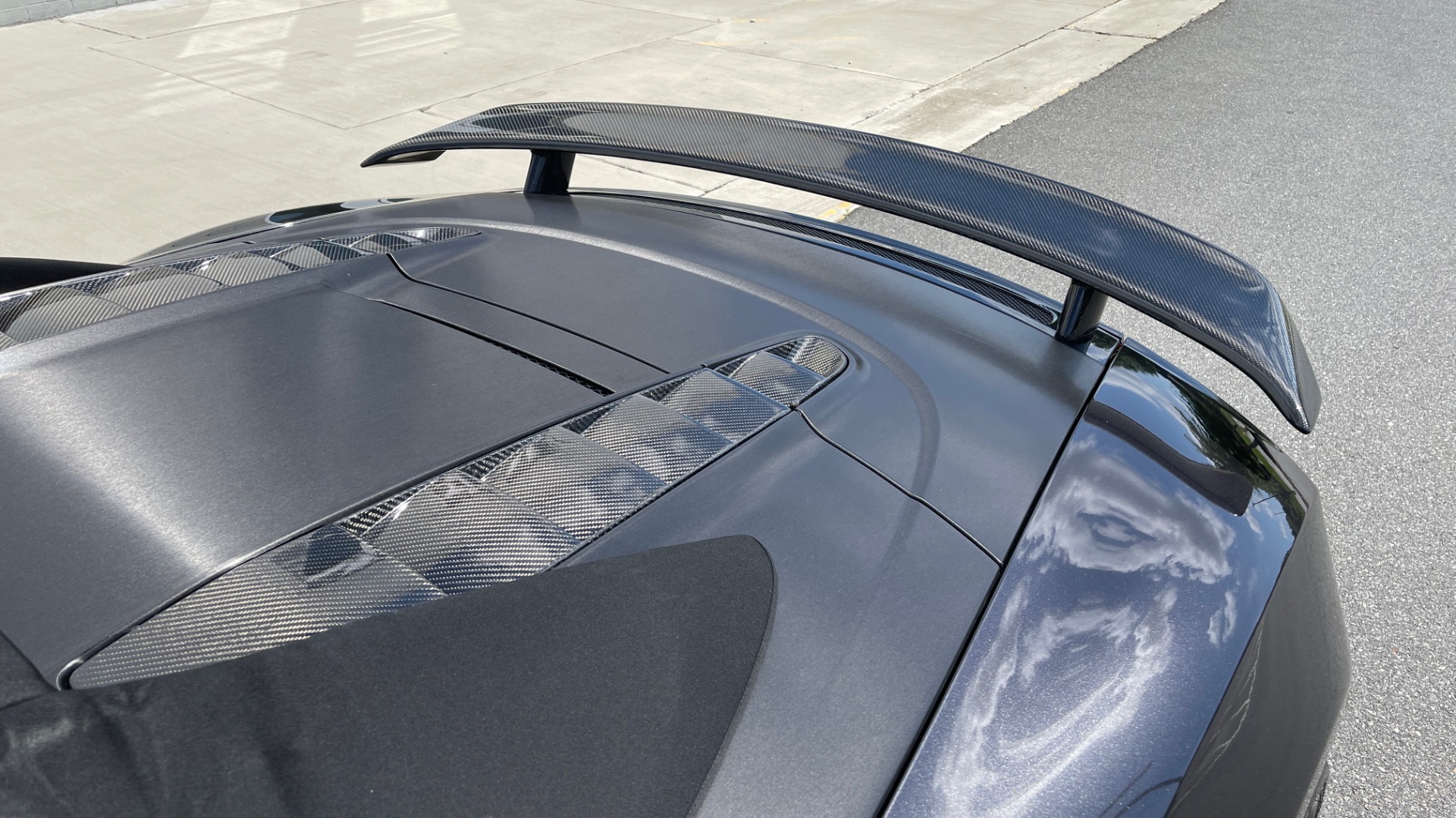 Used 2011 Audi R8 5.2L V10 SPYDER / QUATTRO / CARBON FIBER PKG / CUSTOM WHEELS for sale Sold at Formula Imports in Charlotte NC 28227 12