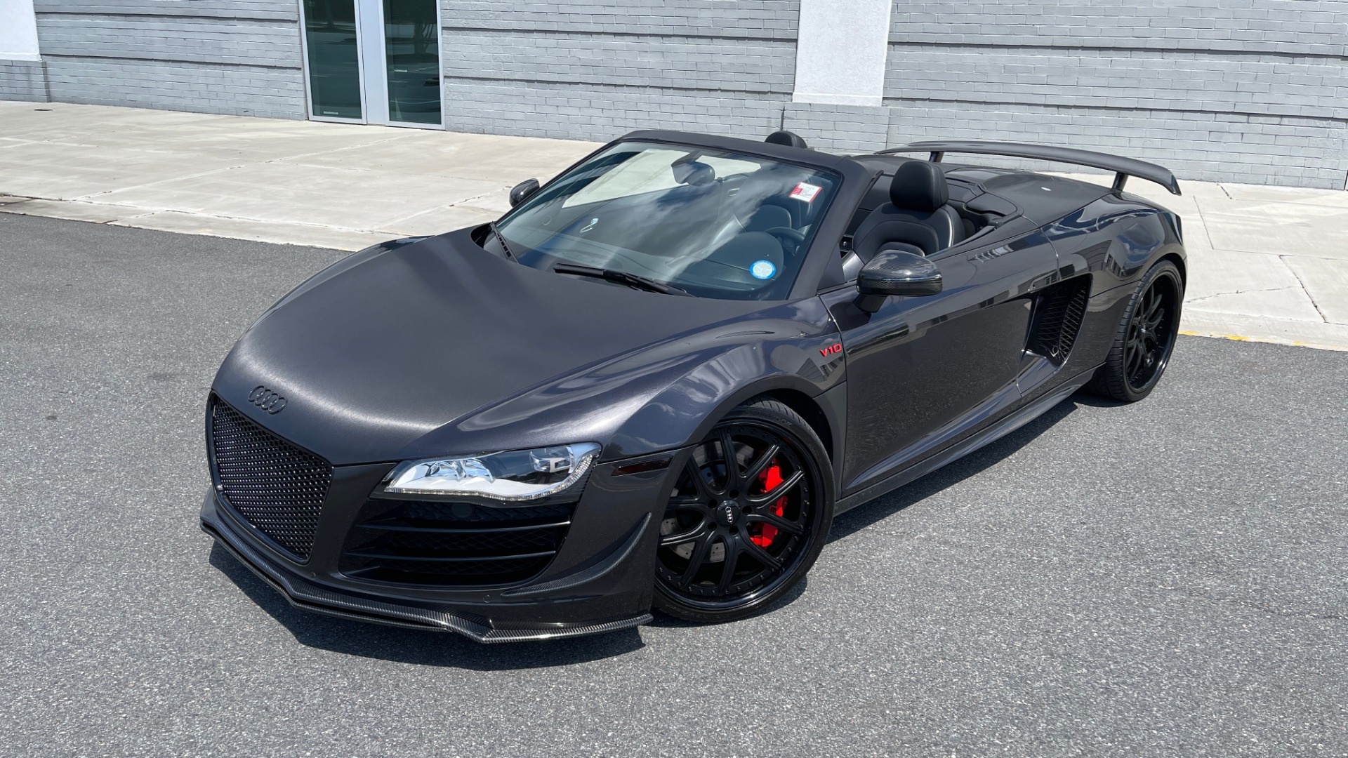 Used 2011 Audi R8 5.2L V10 SPYDER / QUATTRO / CARBON FIBER PKG / CUSTOM WHEELS for sale Sold at Formula Imports in Charlotte NC 28227 2
