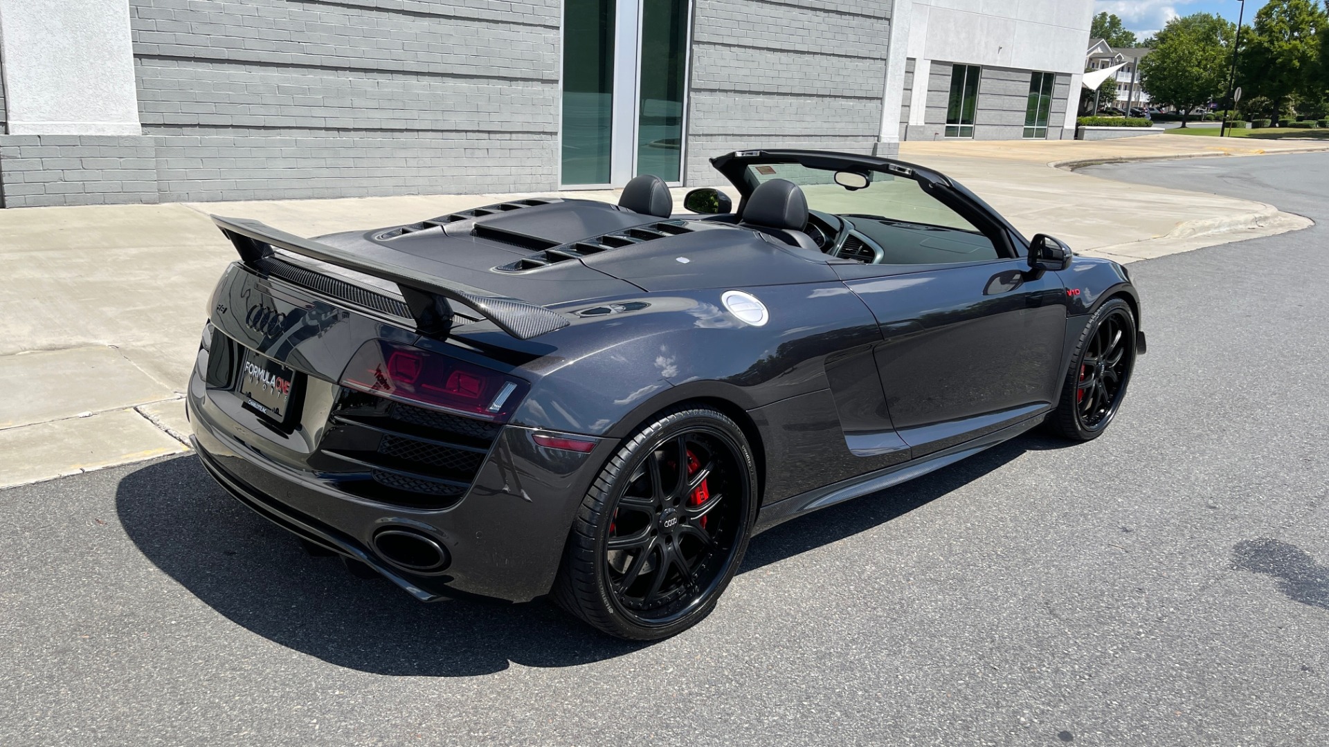 Used 2011 Audi R8 5.2L V10 SPYDER / QUATTRO / CARBON FIBER PKG / CUSTOM WHEELS for sale Sold at Formula Imports in Charlotte NC 28227 30