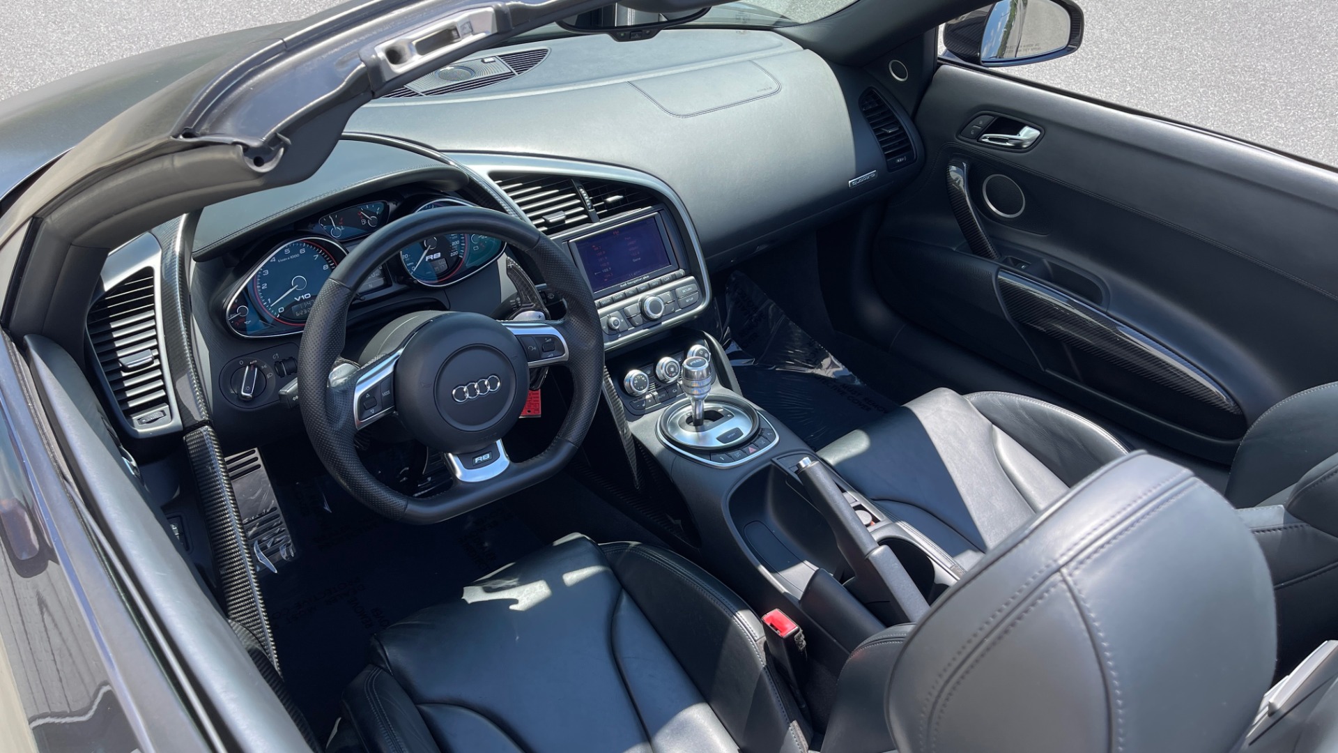 Used 2011 Audi R8 5.2L V10 SPYDER / QUATTRO / CARBON FIBER PKG / CUSTOM WHEELS for sale Sold at Formula Imports in Charlotte NC 28227 41