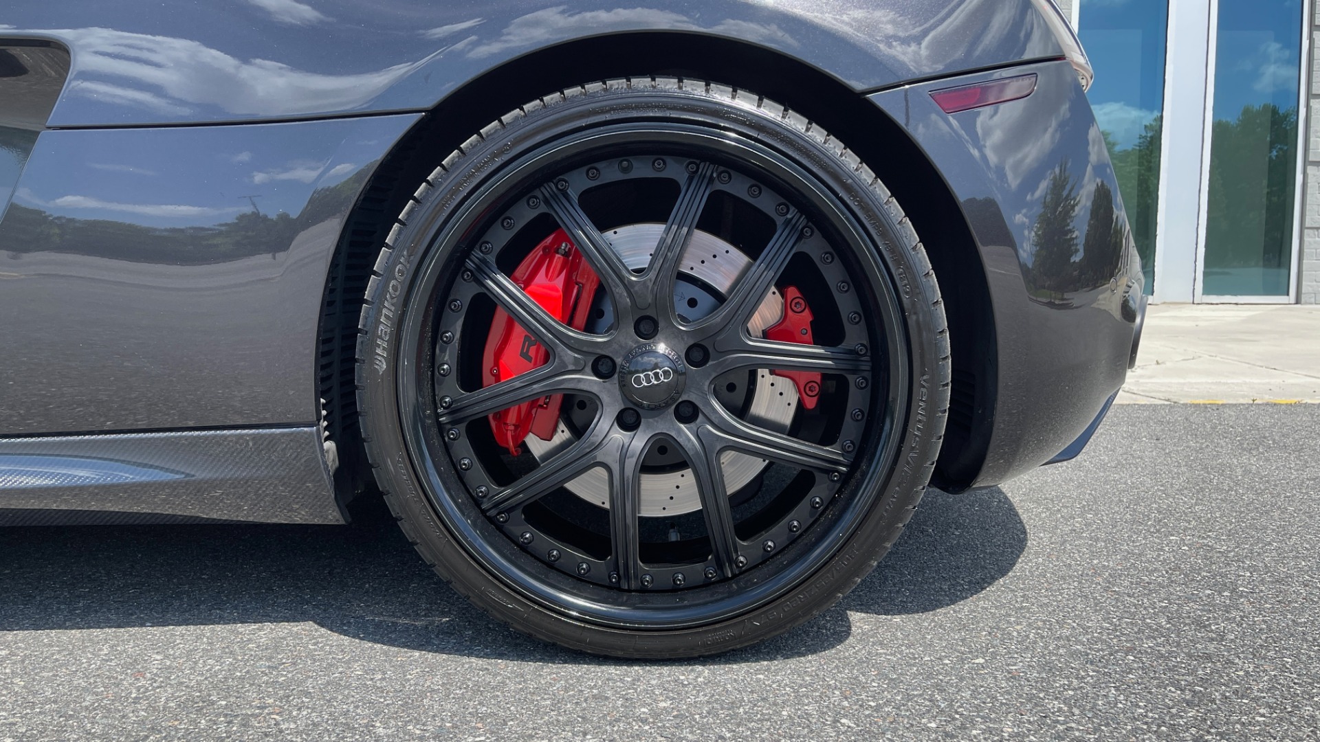 Used 2011 Audi R8 5.2L V10 SPYDER / QUATTRO / CARBON FIBER PKG / CUSTOM WHEELS for sale Sold at Formula Imports in Charlotte NC 28227 72