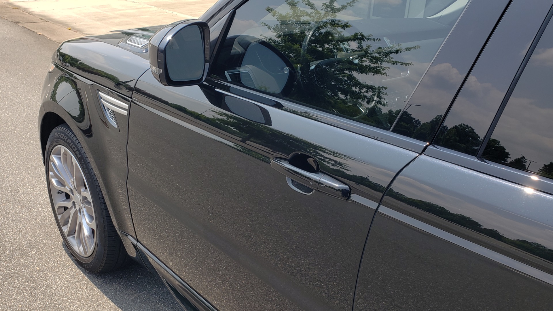 Used 2017 Land Rover Range Rover Sport HSE Dynamic for sale Sold at Formula Imports in Charlotte NC 28227 10