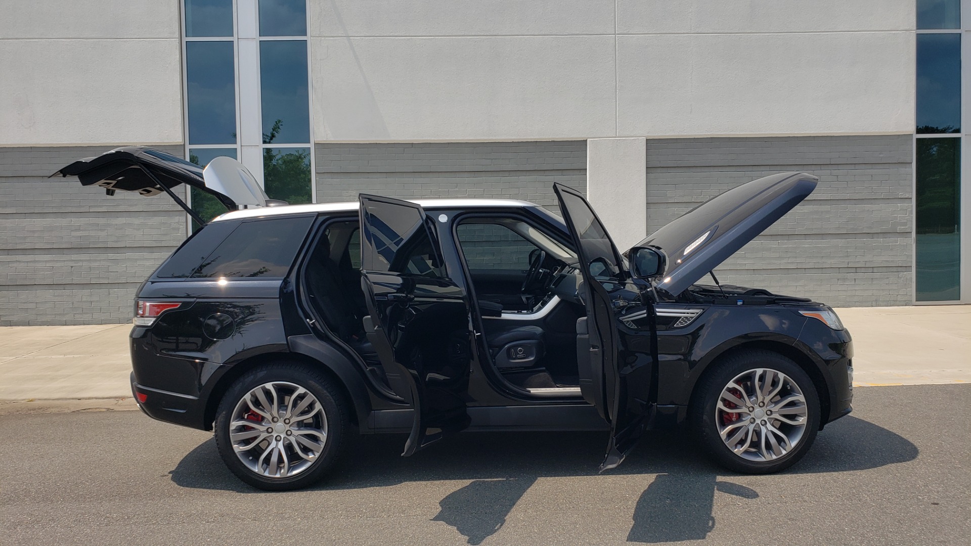 Used 2017 Land Rover Range Rover Sport HSE Dynamic for sale Sold at Formula Imports in Charlotte NC 28227 14