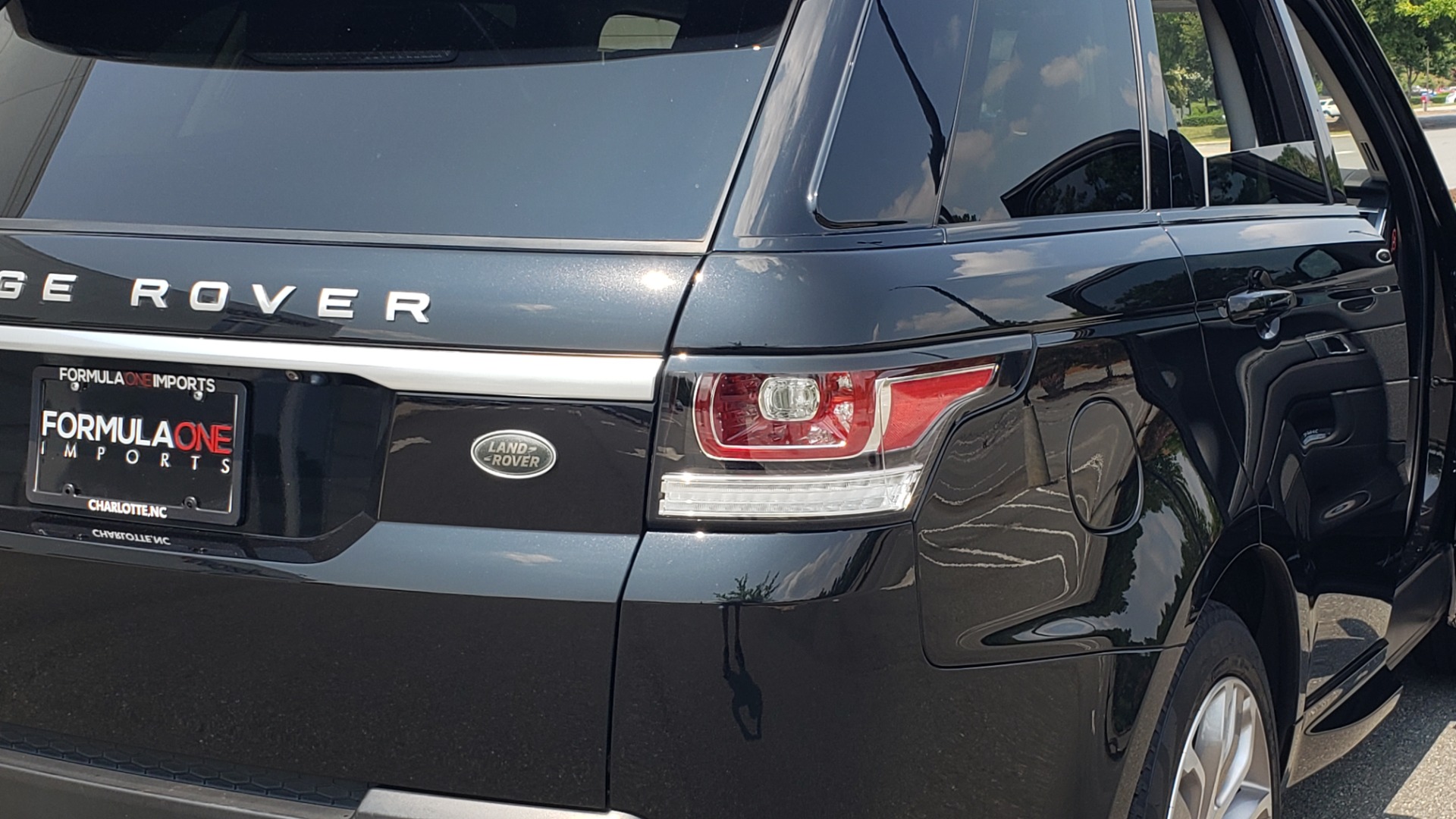 Used 2017 Land Rover Range Rover Sport HSE Dynamic for sale Sold at Formula Imports in Charlotte NC 28227 35