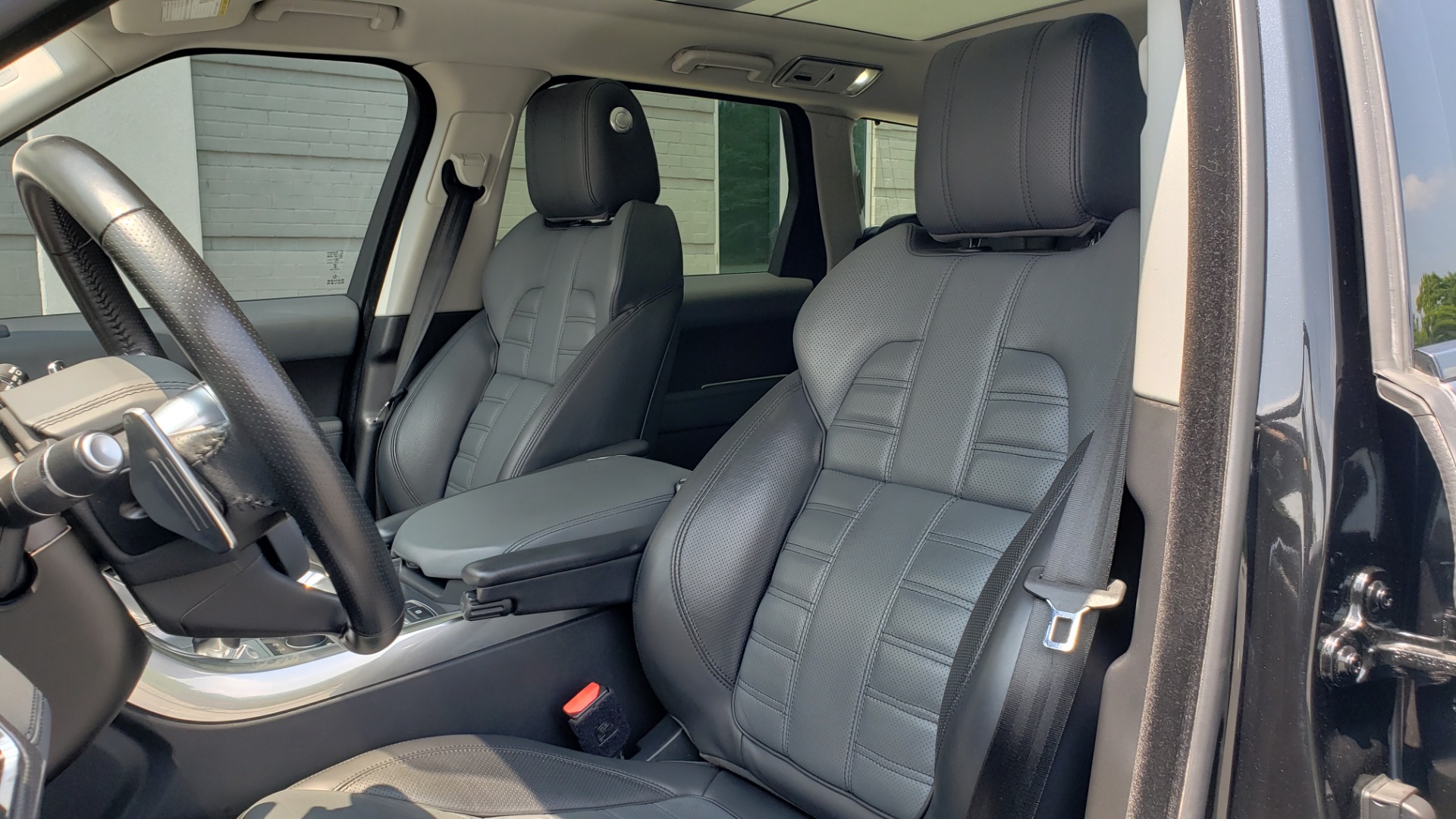 Used 2017 Land Rover Range Rover Sport HSE Dynamic for sale Sold at Formula Imports in Charlotte NC 28227 40