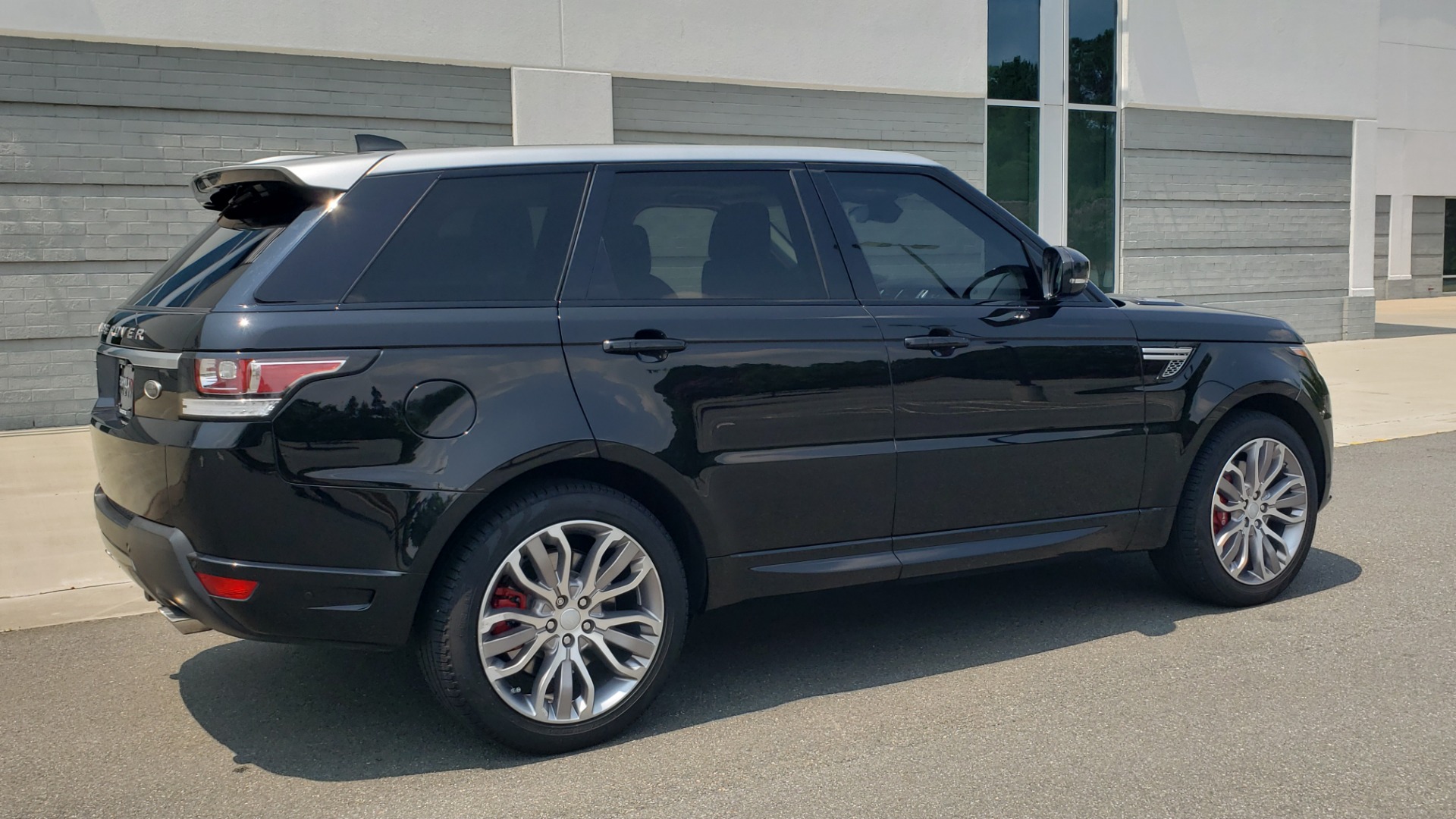 Used 2017 Land Rover Range Rover Sport HSE Dynamic for sale Sold at Formula Imports in Charlotte NC 28227 8