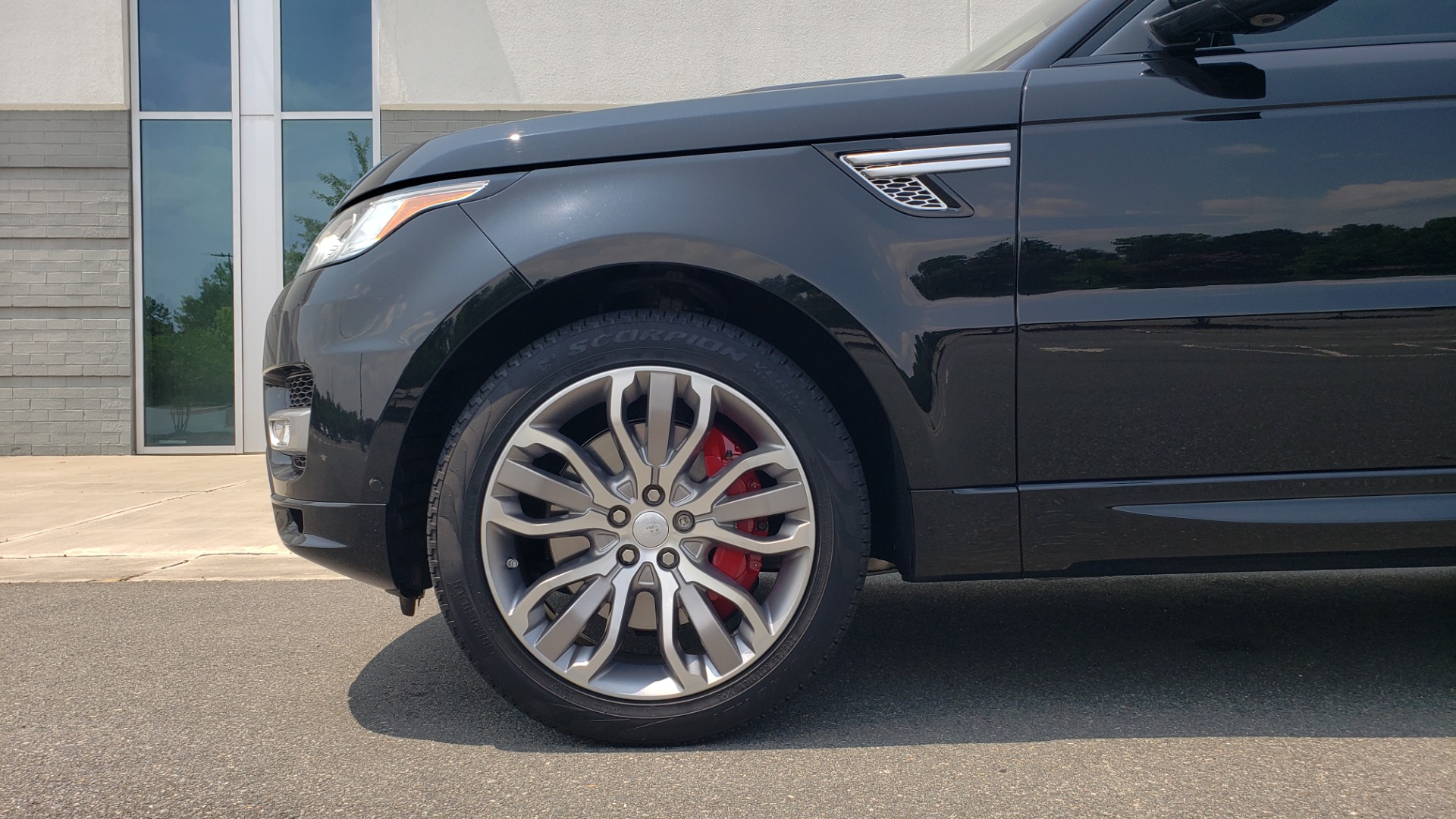 Used 2017 Land Rover Range Rover Sport HSE Dynamic for sale Sold at Formula Imports in Charlotte NC 28227 82
